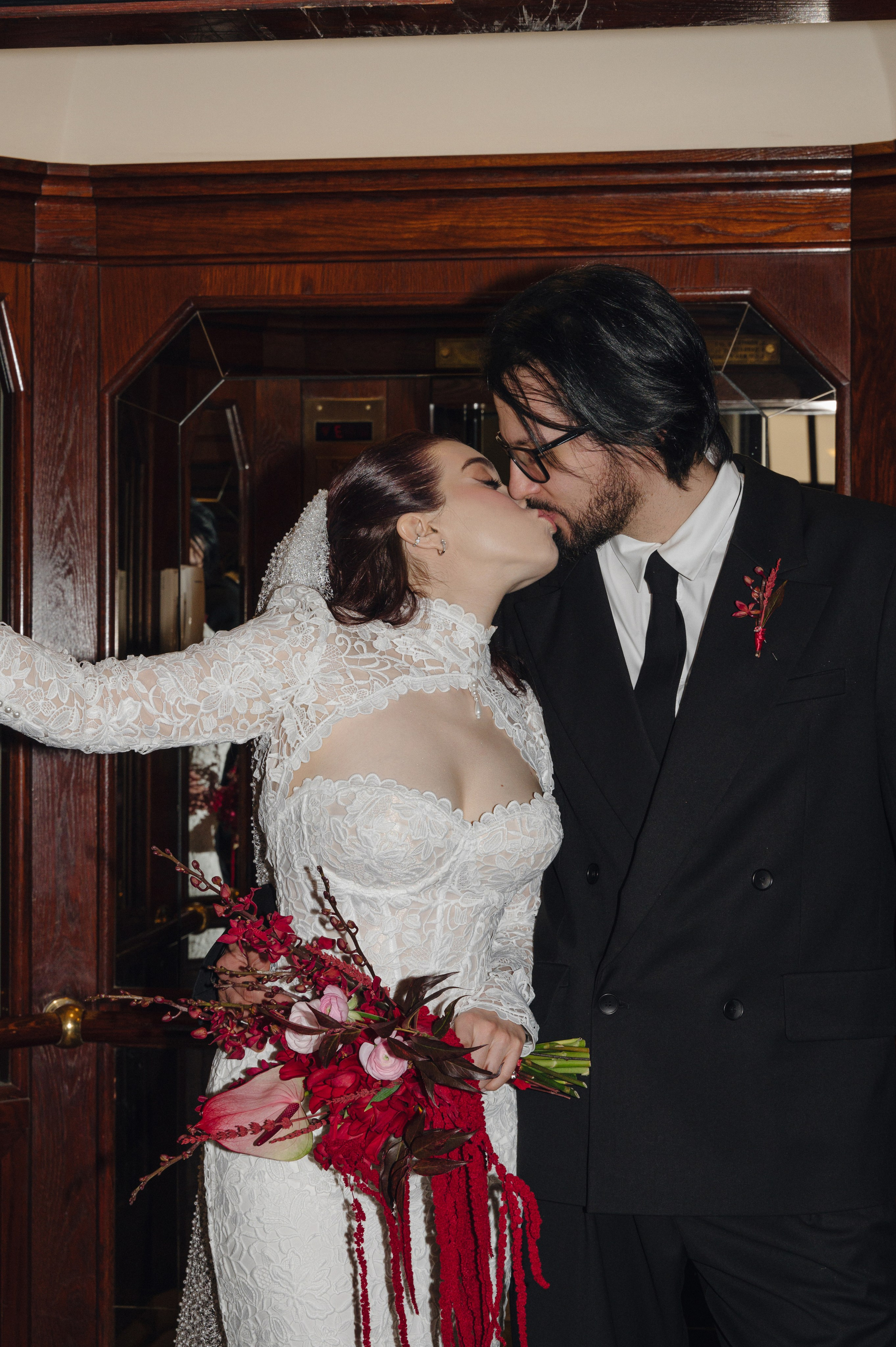 Денис и Анастасия. Метрополь и Особняк Спиридонова. Свадебный фотограф Москва и Санкт-Петербург. Анастасия Чудина