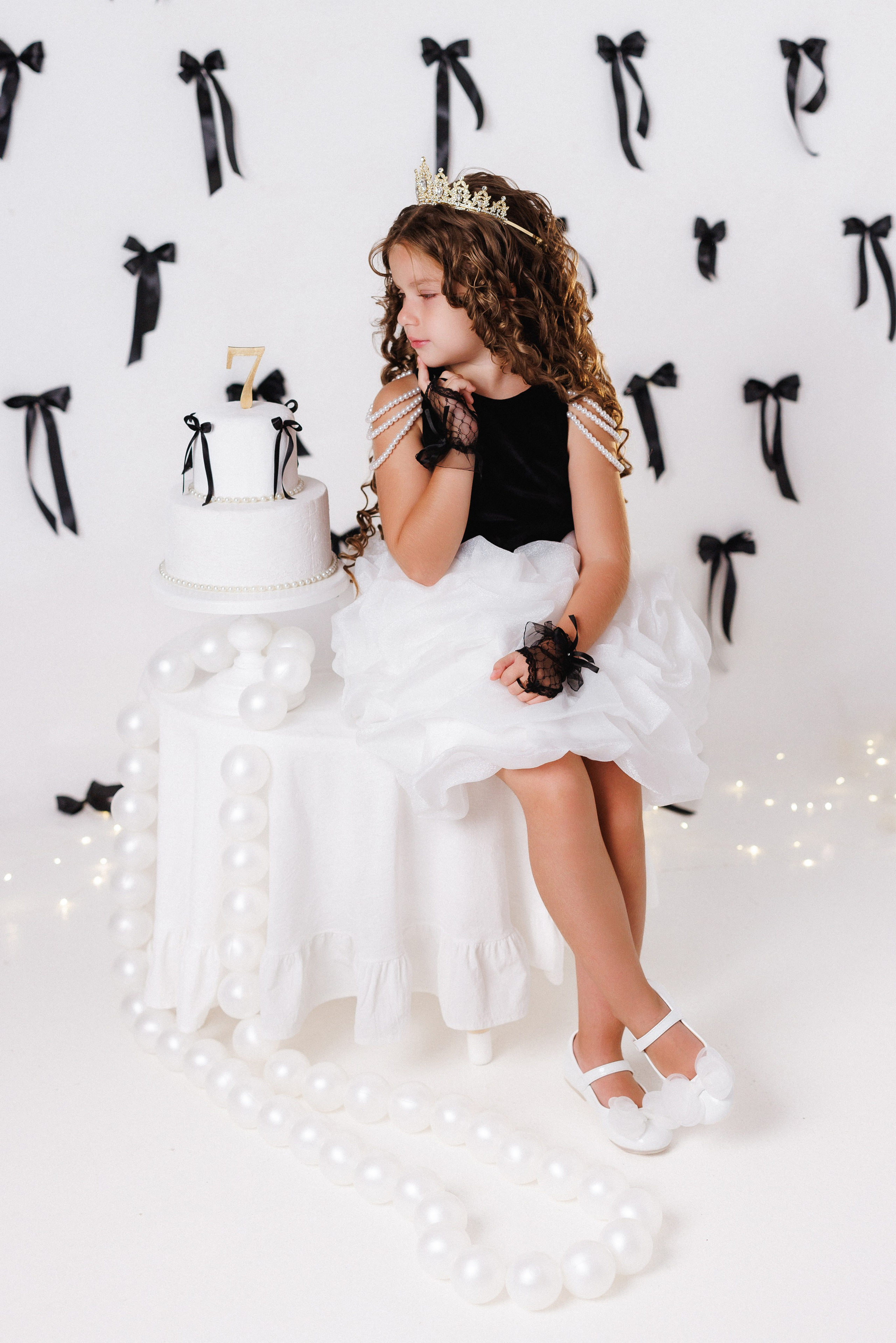 Детская фотосессия к Дню рождения для девочек, фотостудия «Антураж». Семейный и детский фотограф в Краснодаре Анна Трашкова