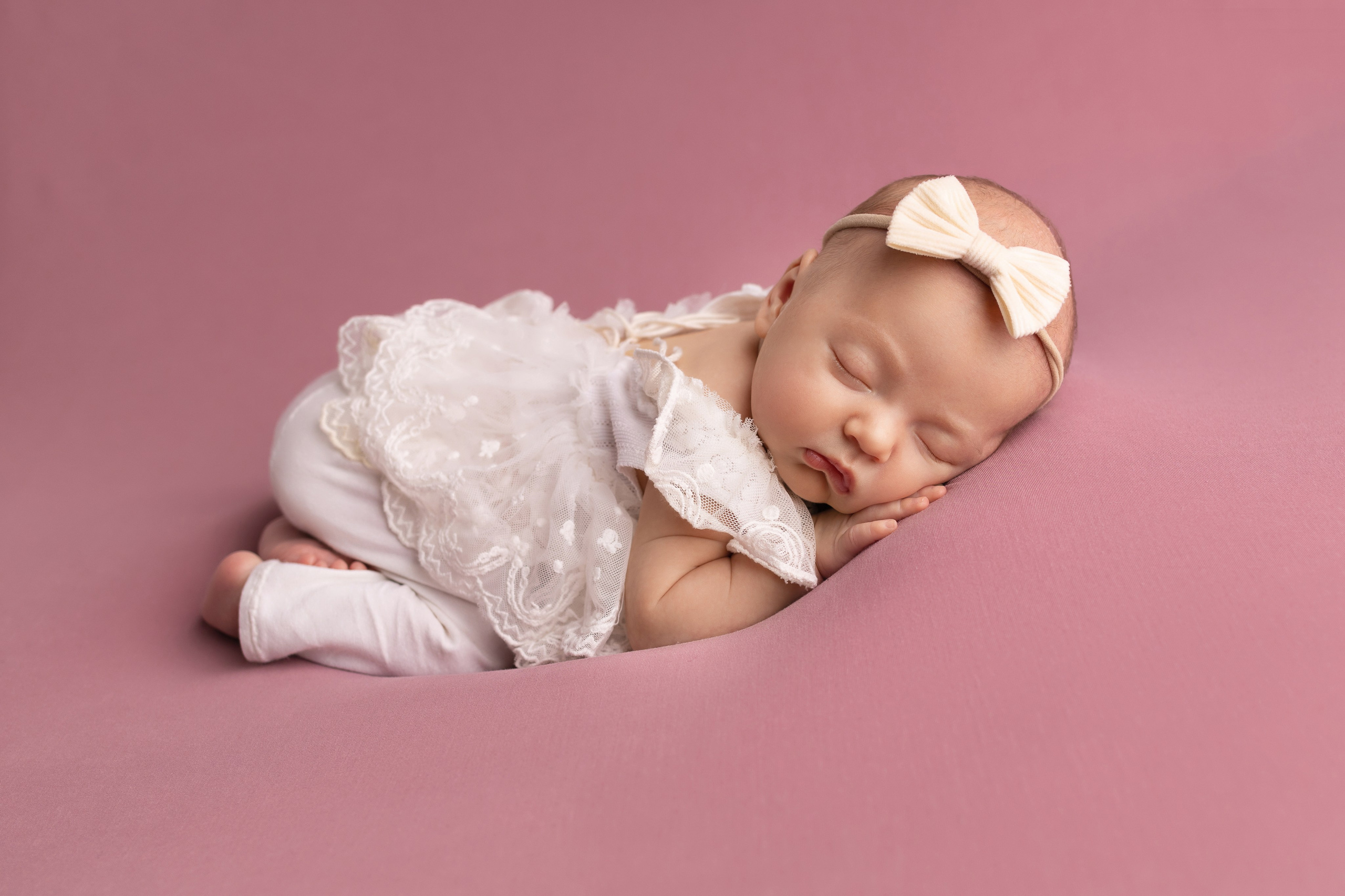 Классическая фотосессия малыша. Фотограф новорожденных малышей в Омске и Омской области Эльвира Камаева