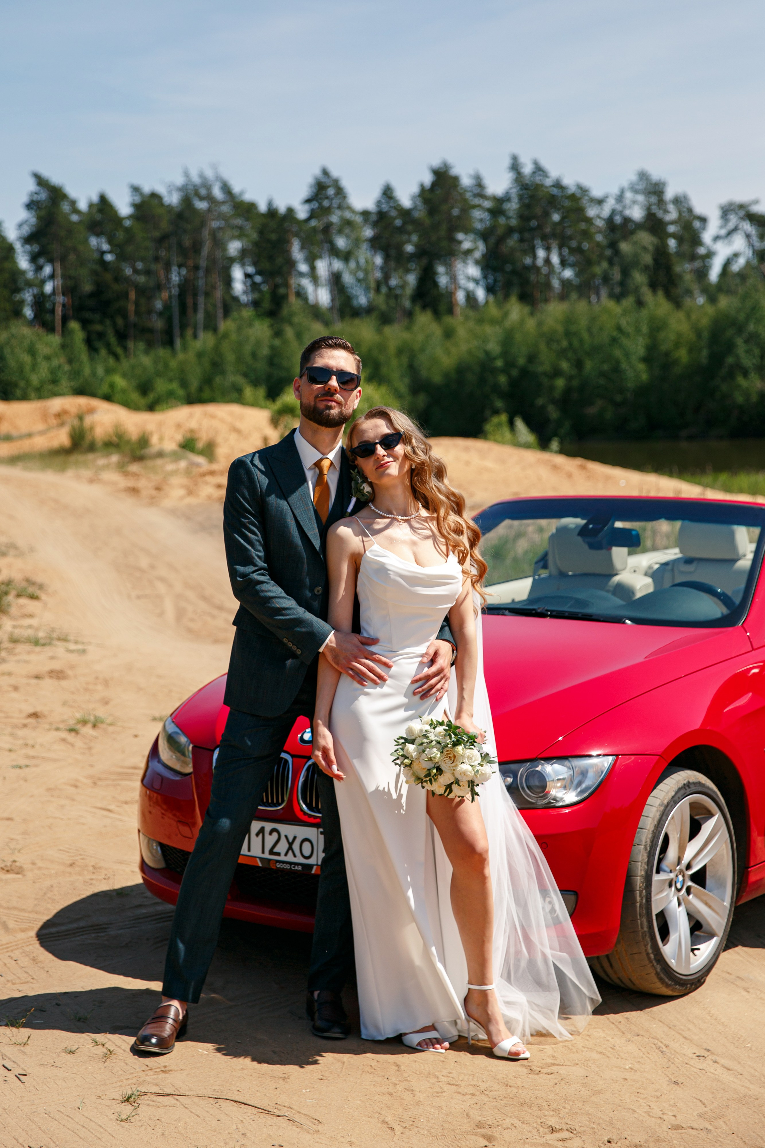 Свадебная фотосессия с кабриолетом и в загородном клубе Artiland. Свадебный фотограф Москва и МО Сергей Киржаев