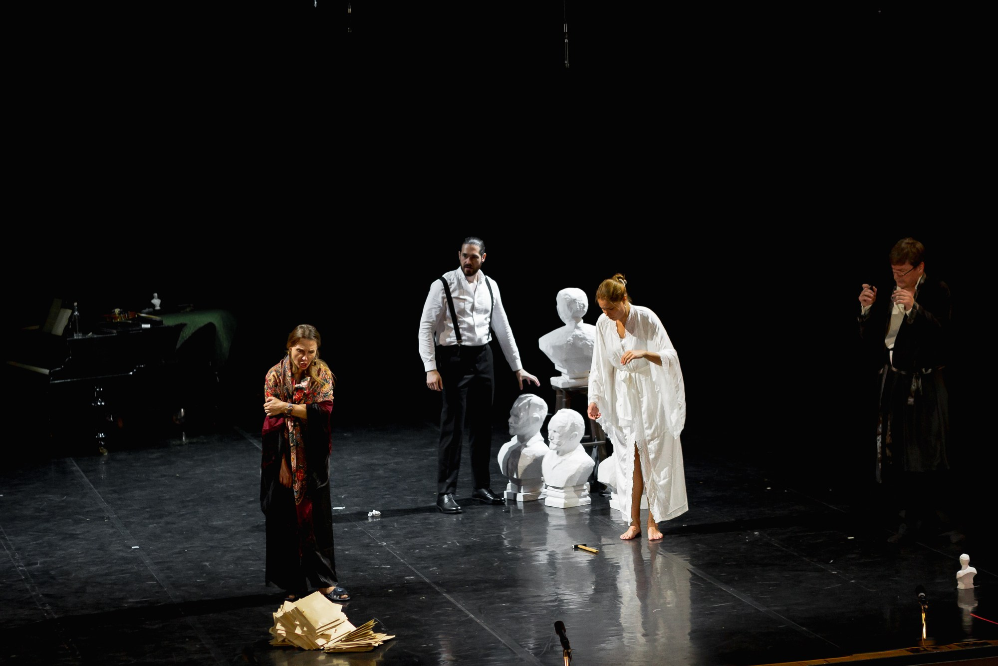 Спектакль Приглушенные голоса в Театре Эрмитажа (+репетиция). Семейный и портретный фотограф в Санкт-Петербурге Андрей Воробьев