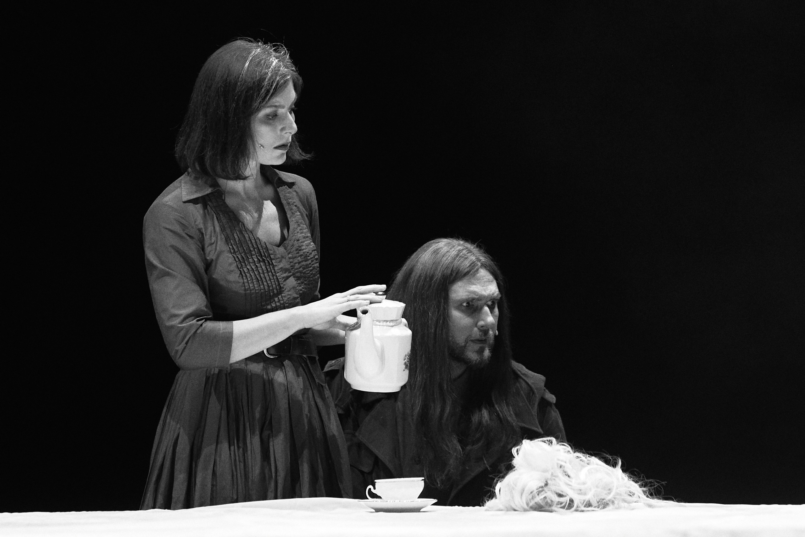 Чайка — черно-белое. Фотограф Юлия Маринина