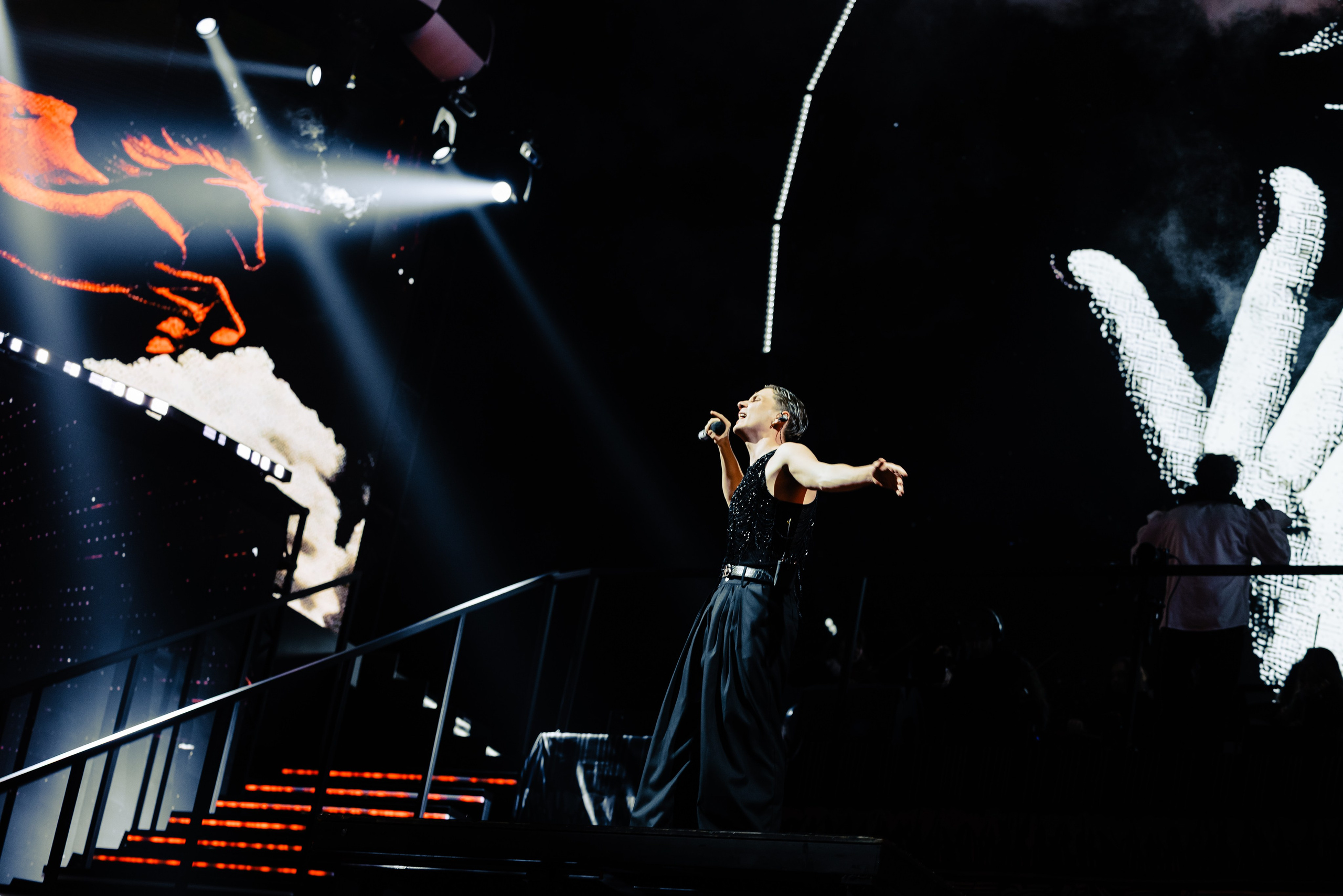 ВАНЯ ДМИТРИЕНКО В МЕГАСПОРТЕ 07.11.25. Концертный и репортажный фотограф в Москве и Санкт-Петербурге Мария