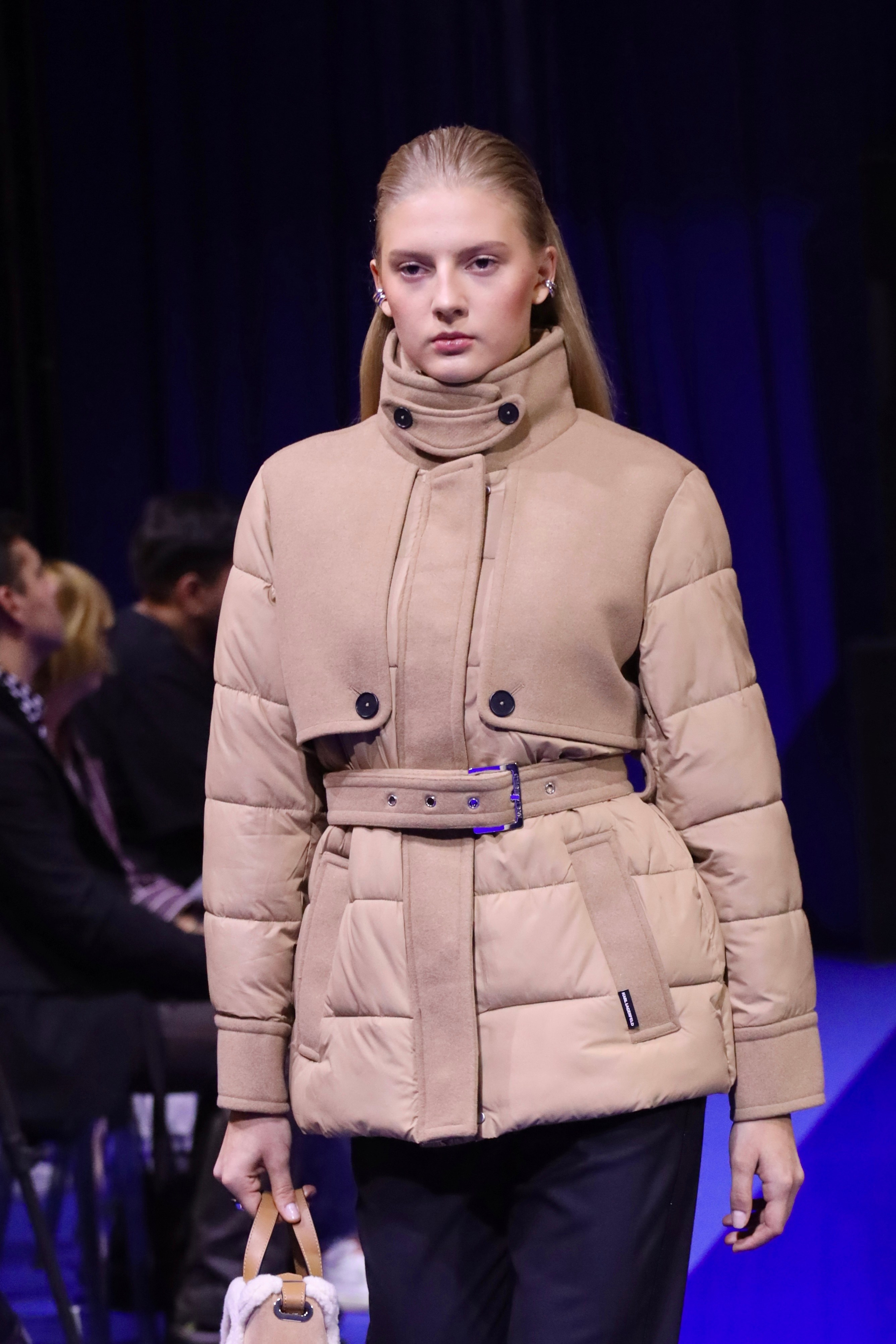 Показы на неделе моды Sokolov Fashion Week (октябрь 2025). Репортажный и портретный фотограф в Москве Рина Серёгина