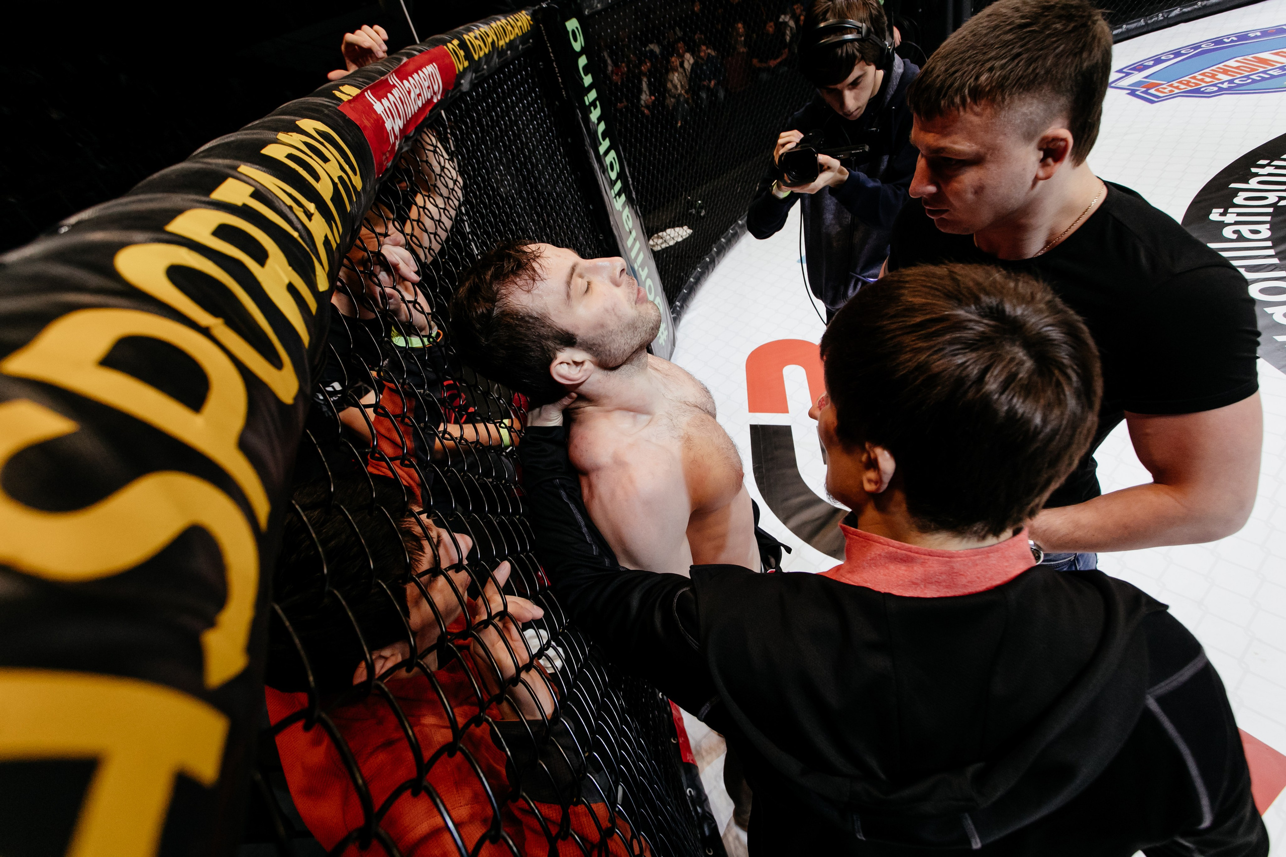 Gorilla Fighting Penza. Репортажный, event, концертный и backstage фотограф из Москвы Виталий Кривцов