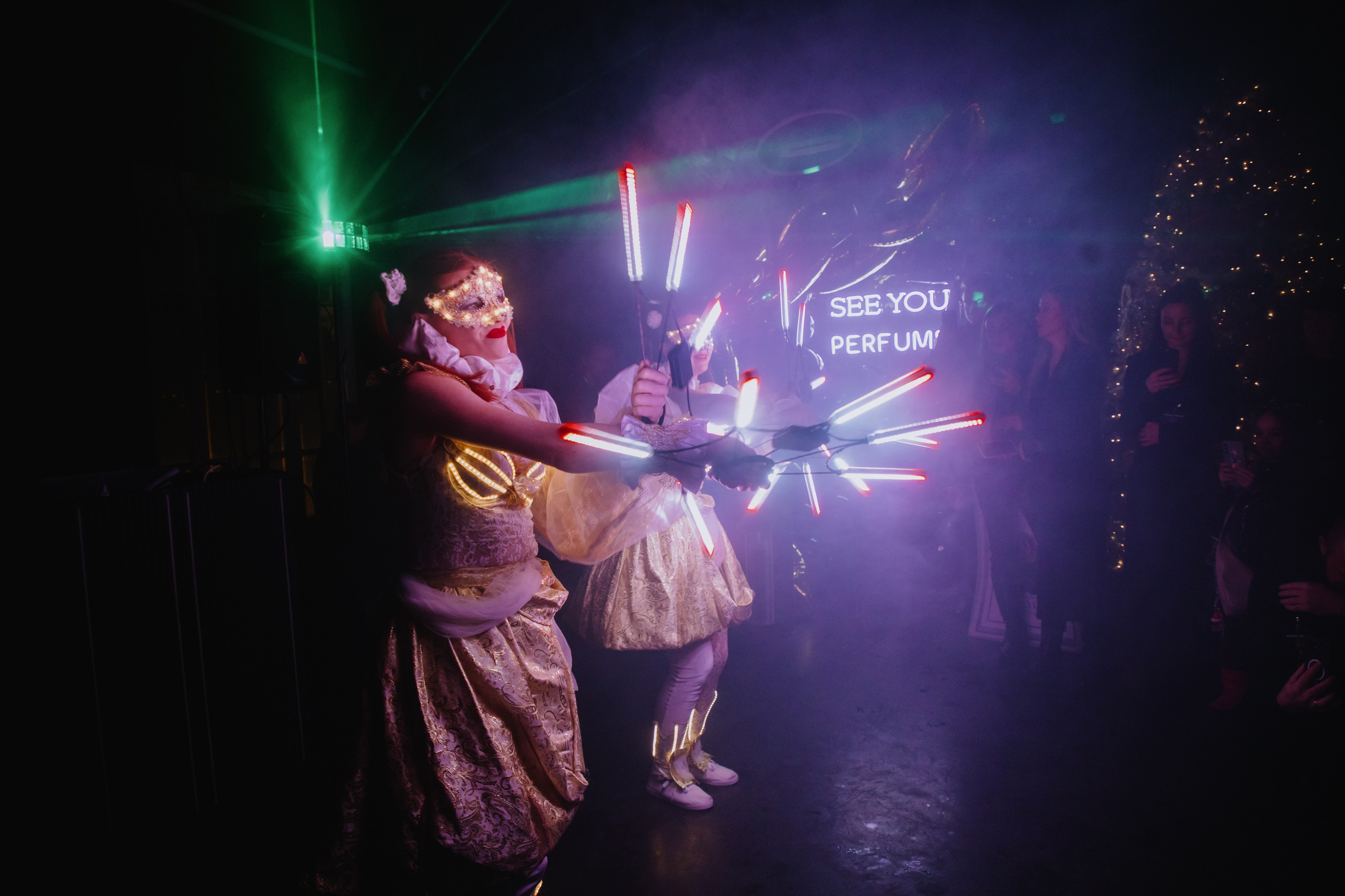 See `You Perfume. Фотограф в Москве и Санкт-Петербурге Дарина