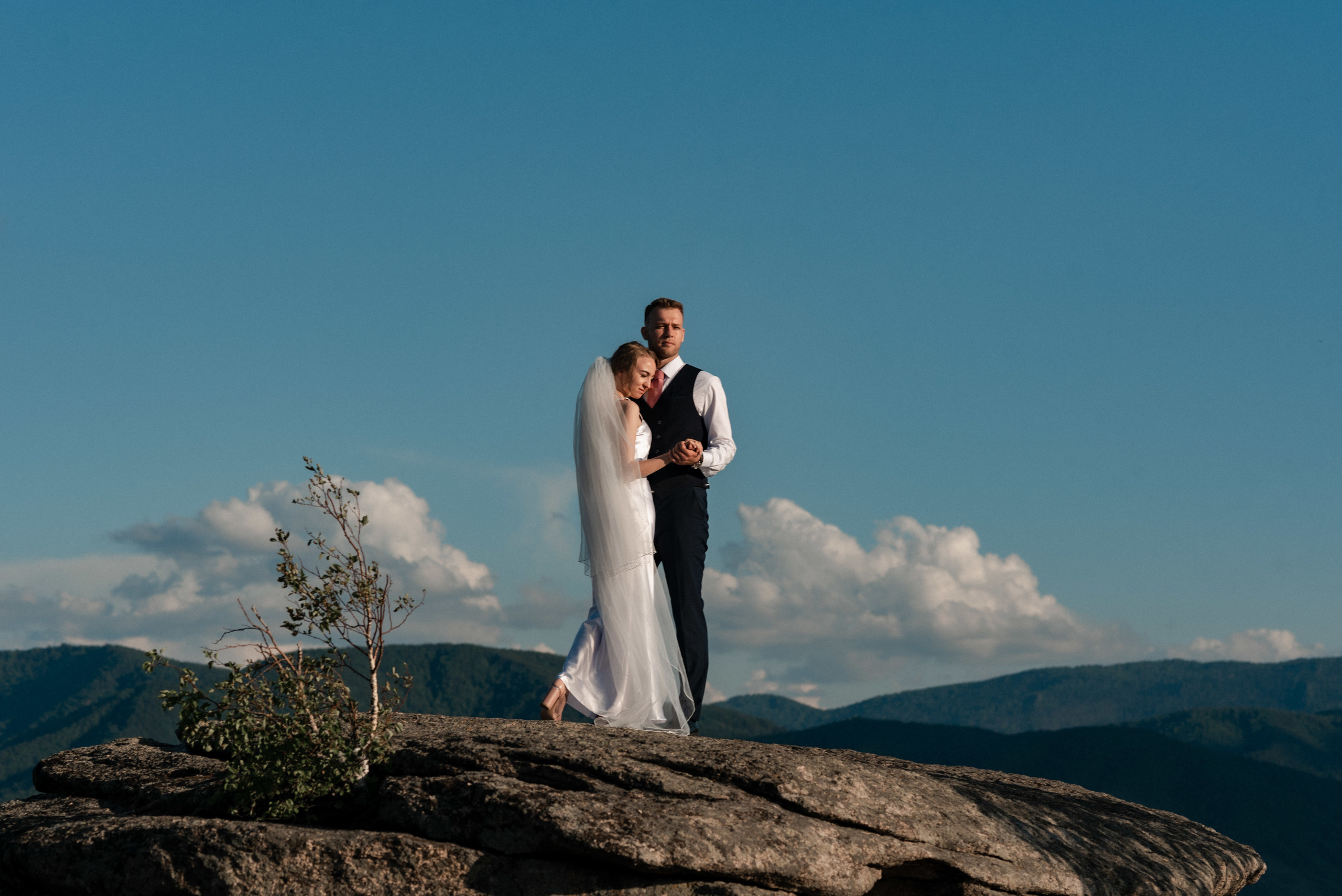 Предсвадебная фотосессия в горах. Сергей Богомолов. Свадебный и семейный фотограф