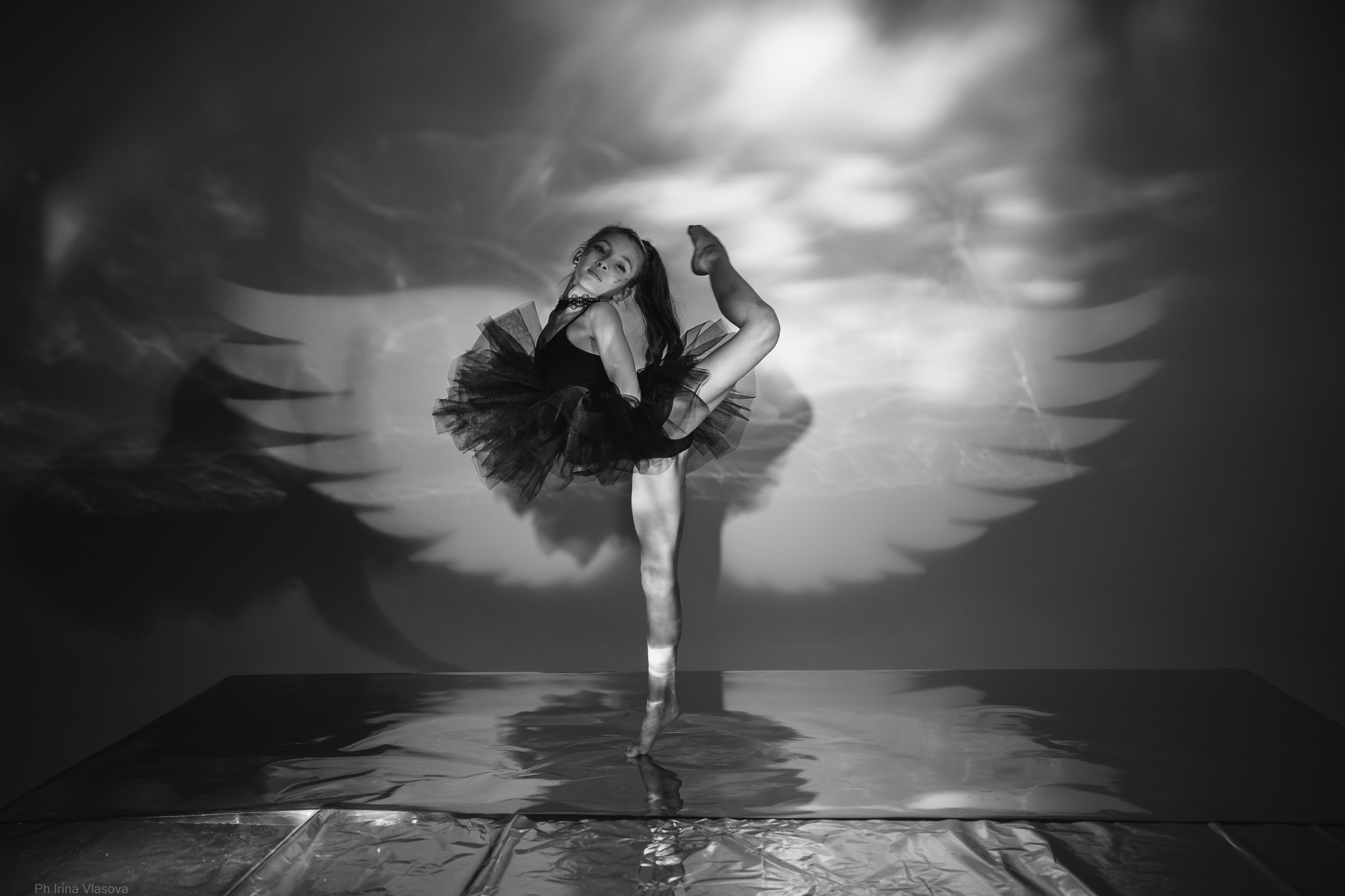 спортивная фотосессия с бликами и цветным светом