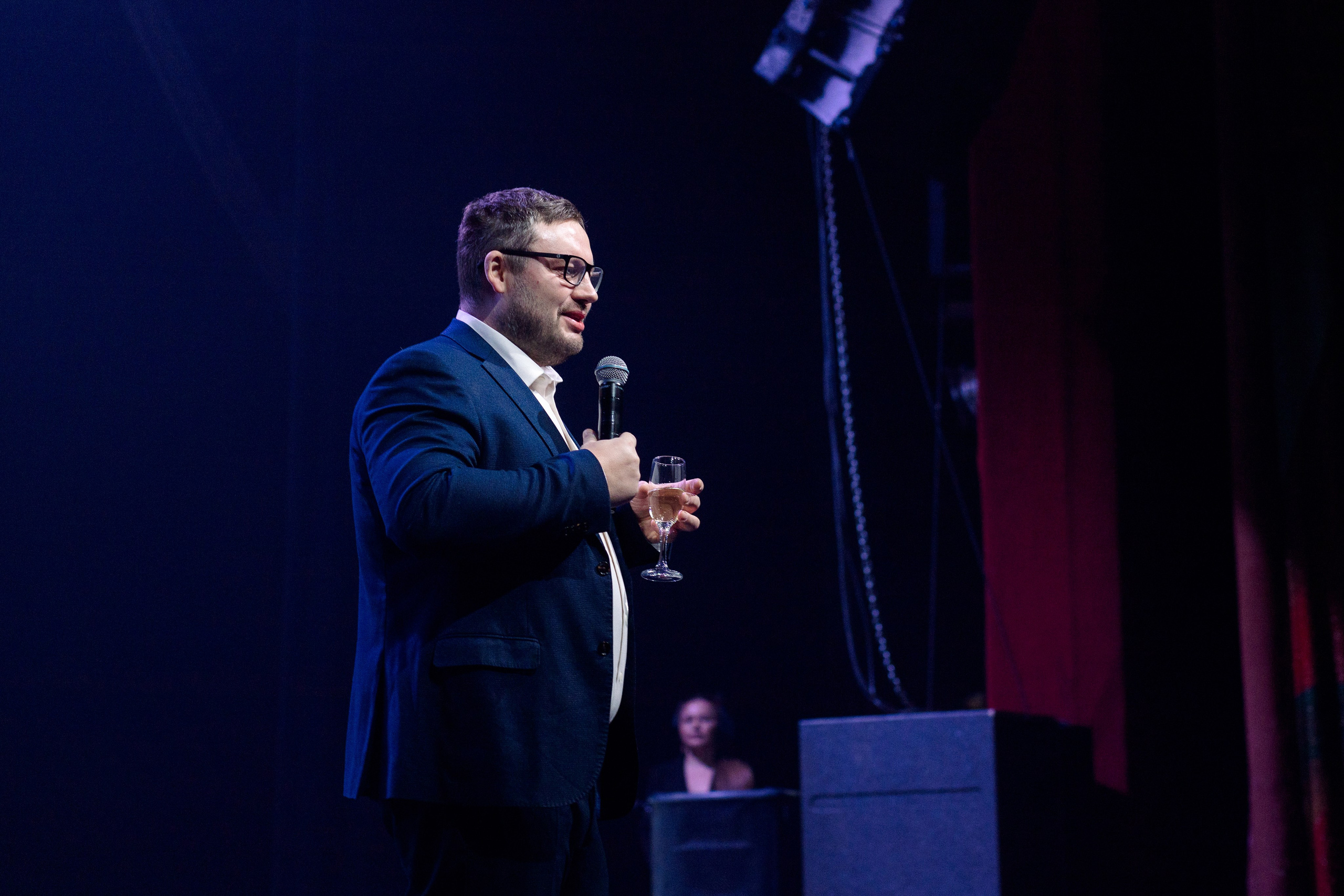 РЕПОРТАЖ: НОВЫЙ ГОД В ДК МЕТАЛЛУРГ. Профессиональный фотограф в Ижевске Леша Петров