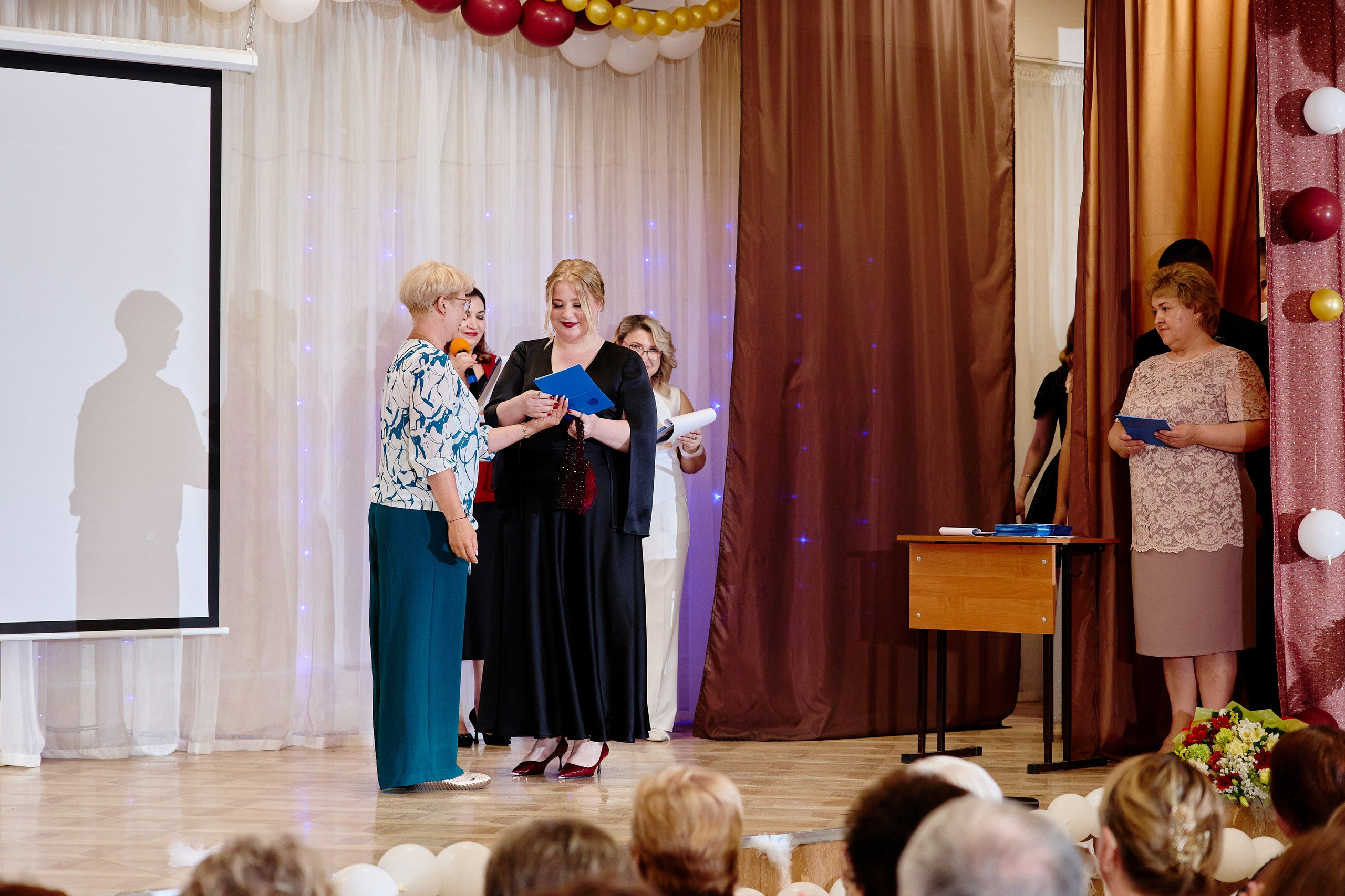 Выпускной 35 Сош. Фотограф Выпускные альбомы Таганрог Сергей Коробченко