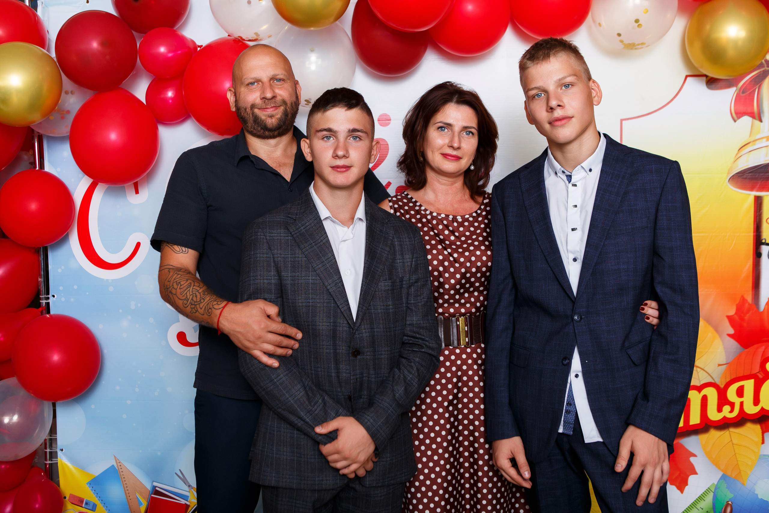 1 СЕНТЯБРЯ 2024 ГОДА — 9 ШКОЛА — ФОТОСЕССИЯ С РОДИТЕЛЯМИ. ТВОЙ АЛЬБОМ / ТВОИ ПРАВИЛА