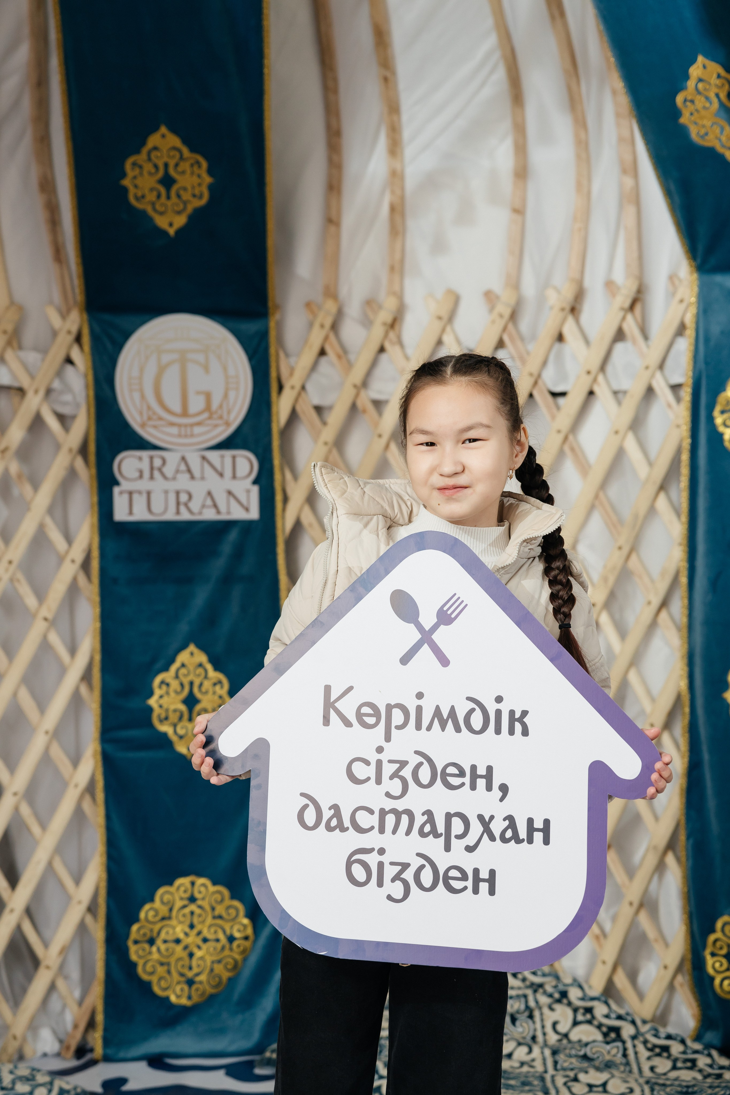 Проект 1. Вручение ключей BI Group. Дата: октябрь 2023. Профессиональный фотограф в городе Астана/Алматы Даурен Сембаев