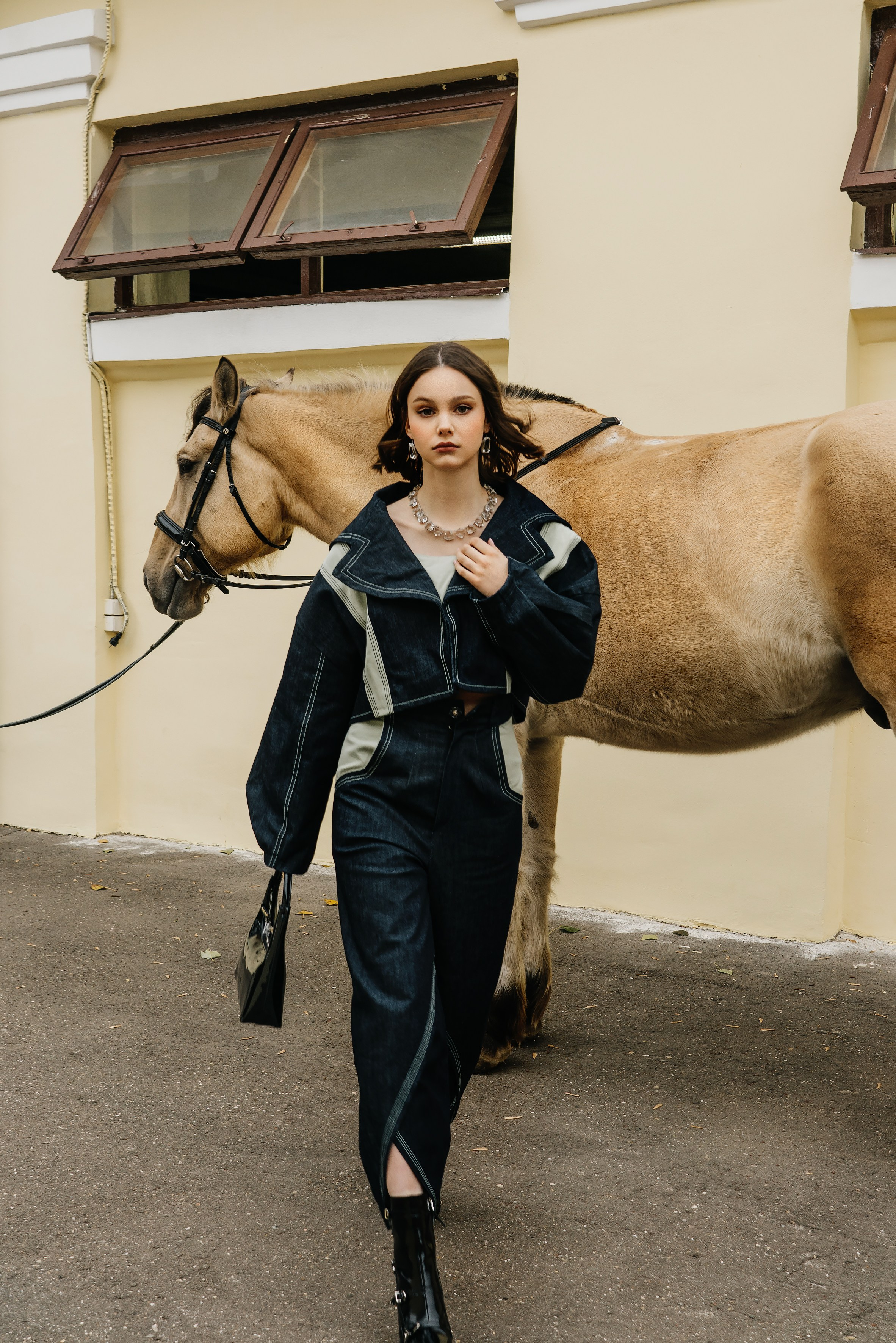 Съемка с лошадьми для журнала Vmode. Женский фотограф в Москве Анастасия Сидорова