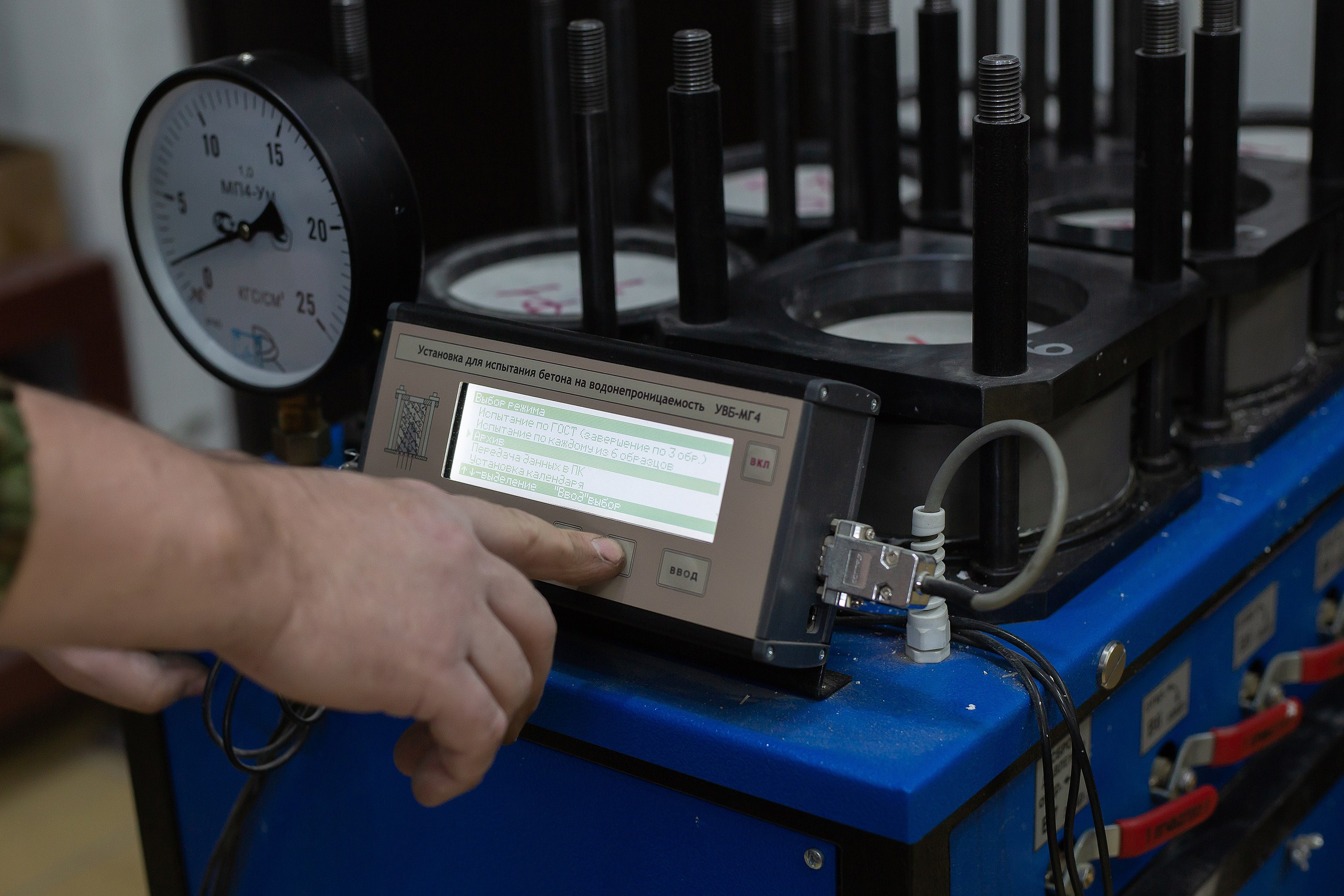 Фотографии с производства. Roman — Репортажный фотограф в Новосибирске