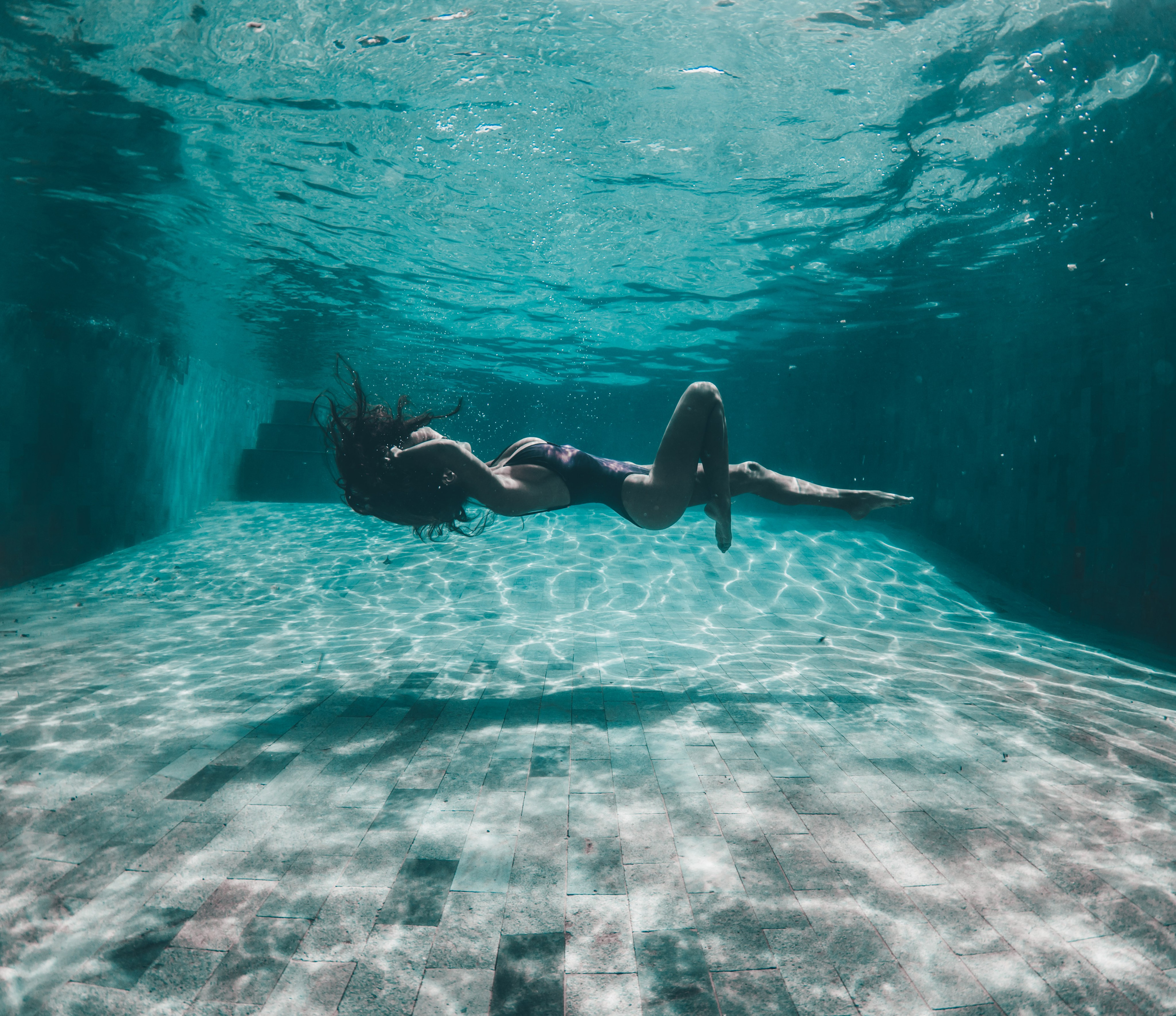 Фотосесии в Бассейне 18+. Лайфстайл Фотограф и Профессиональный Водный Фотограф в Москве