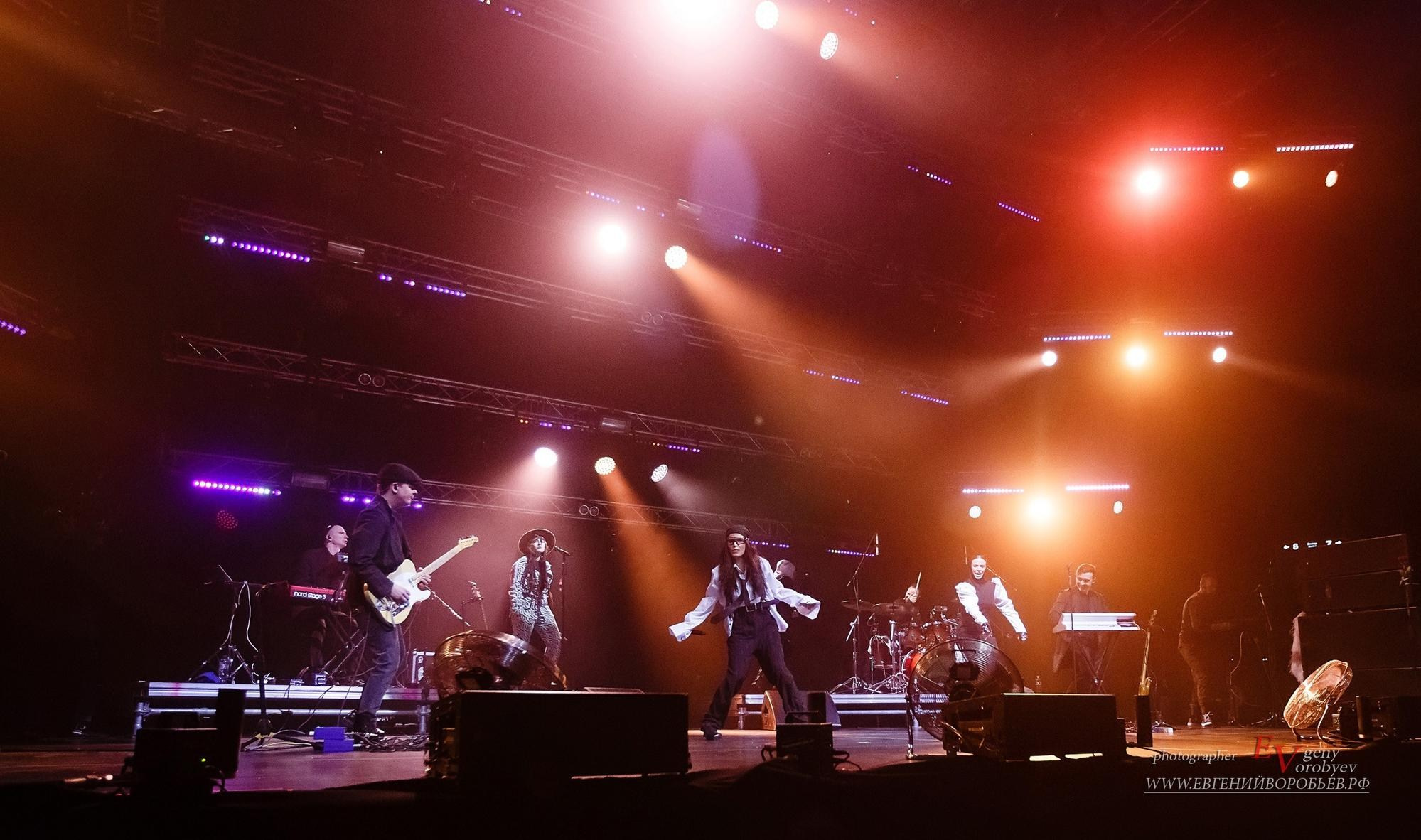 Концерт певицы зиверт в Красноярске фото репортаж артистка шоу фоторепортаж репортажный фотограф фотосъёмка заказать цена стоимость пример