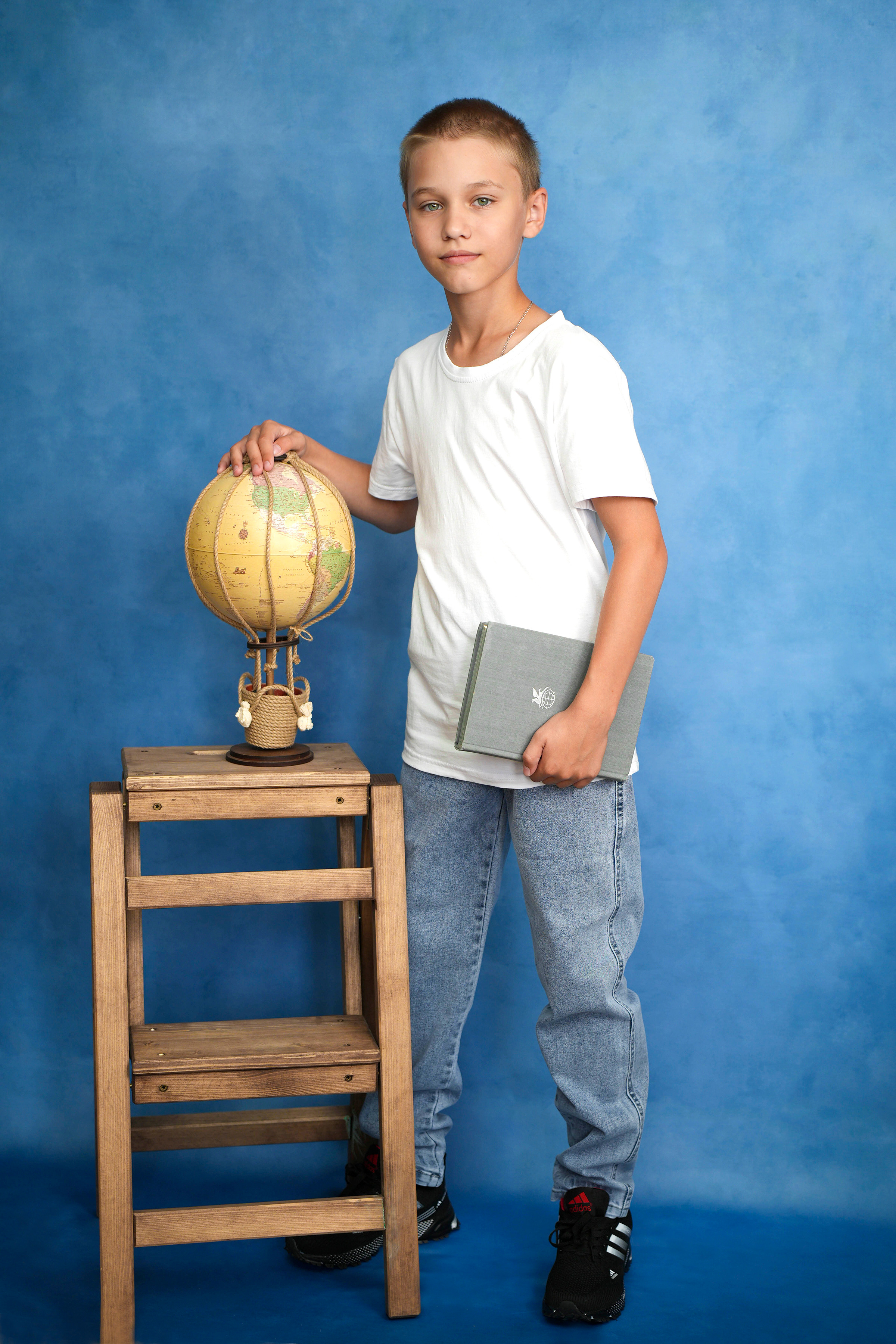 Фон старшие классы. Школьная фотография Поповы