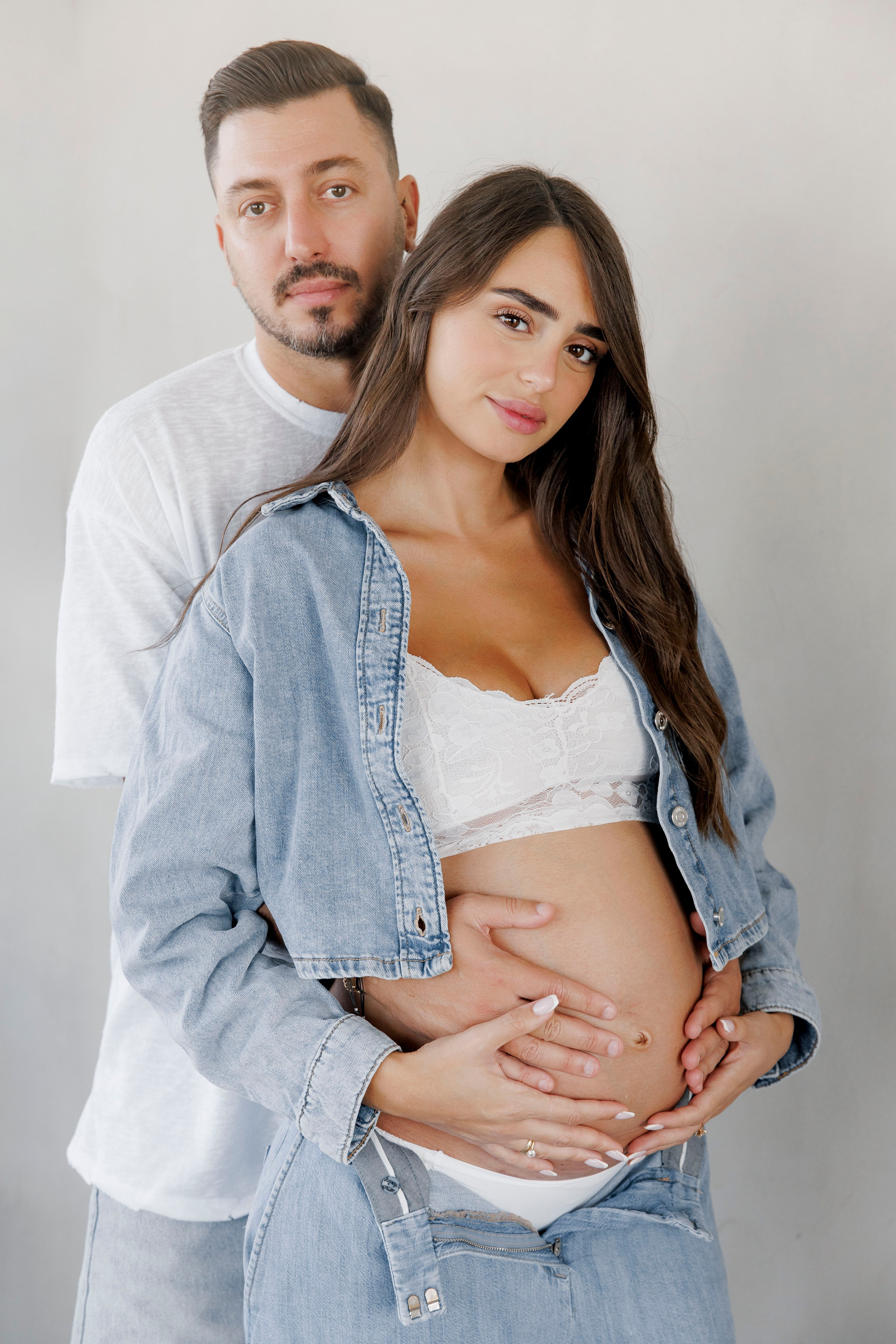 Pregnancy photoshoot inside the studio in Tel Aviv. Главная