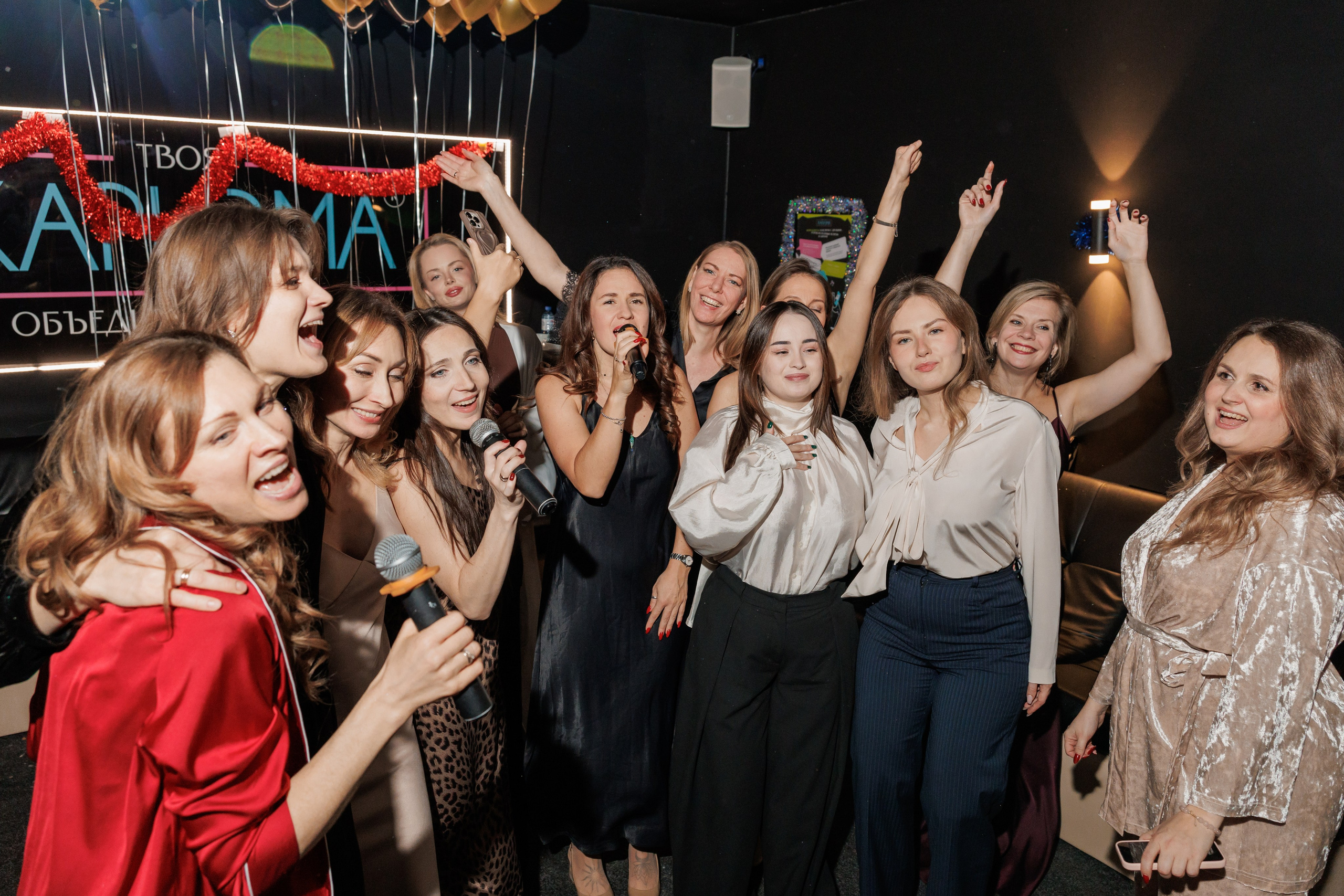 Вечеринка в караоке. Фотограф в Москве Дмитрий Емельянов