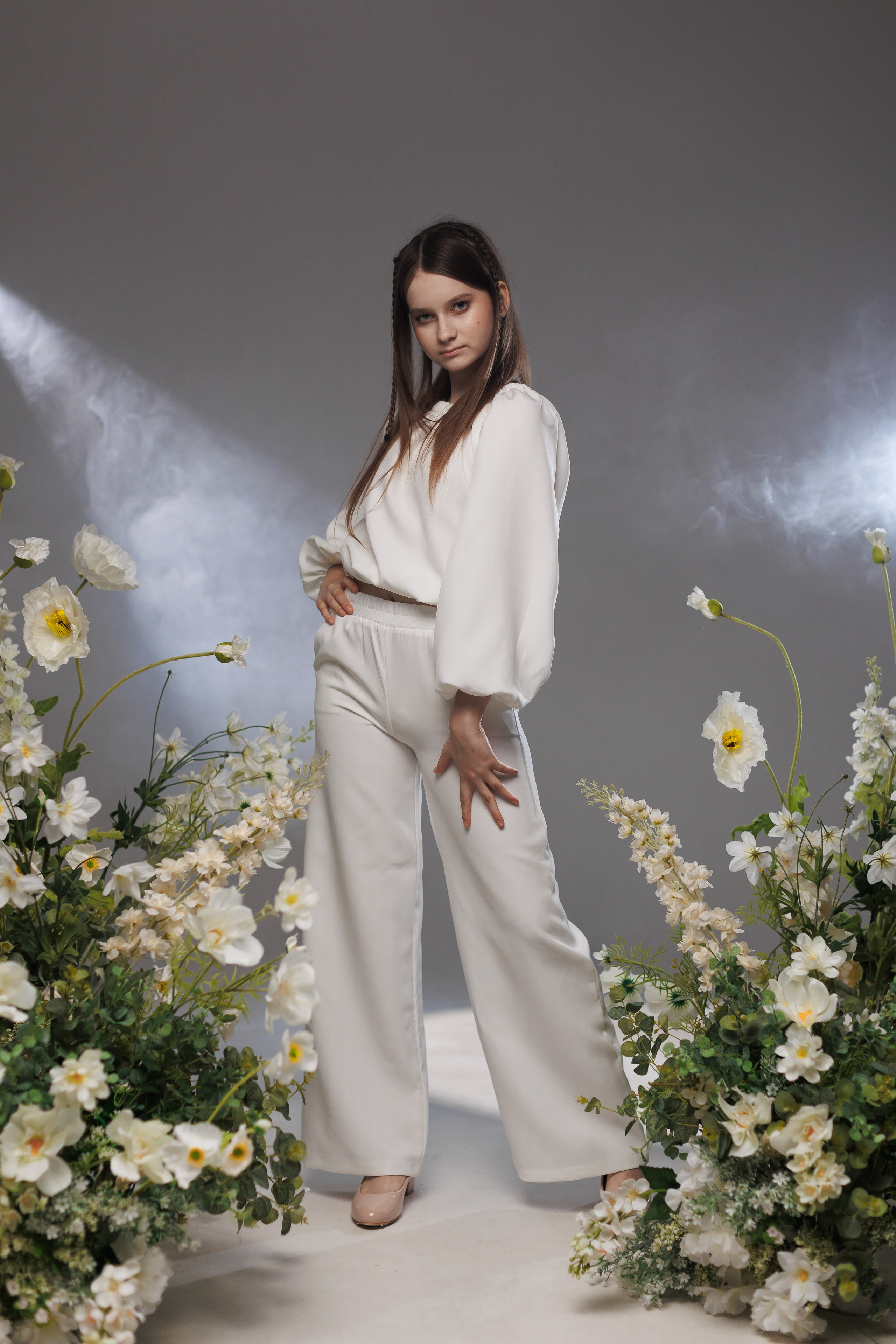 Съемка с цветами для модельного агентства. Анна Демидец — фотограф и маркетолог в Новошахтинске, Шахтах и Ростове-на-Дону