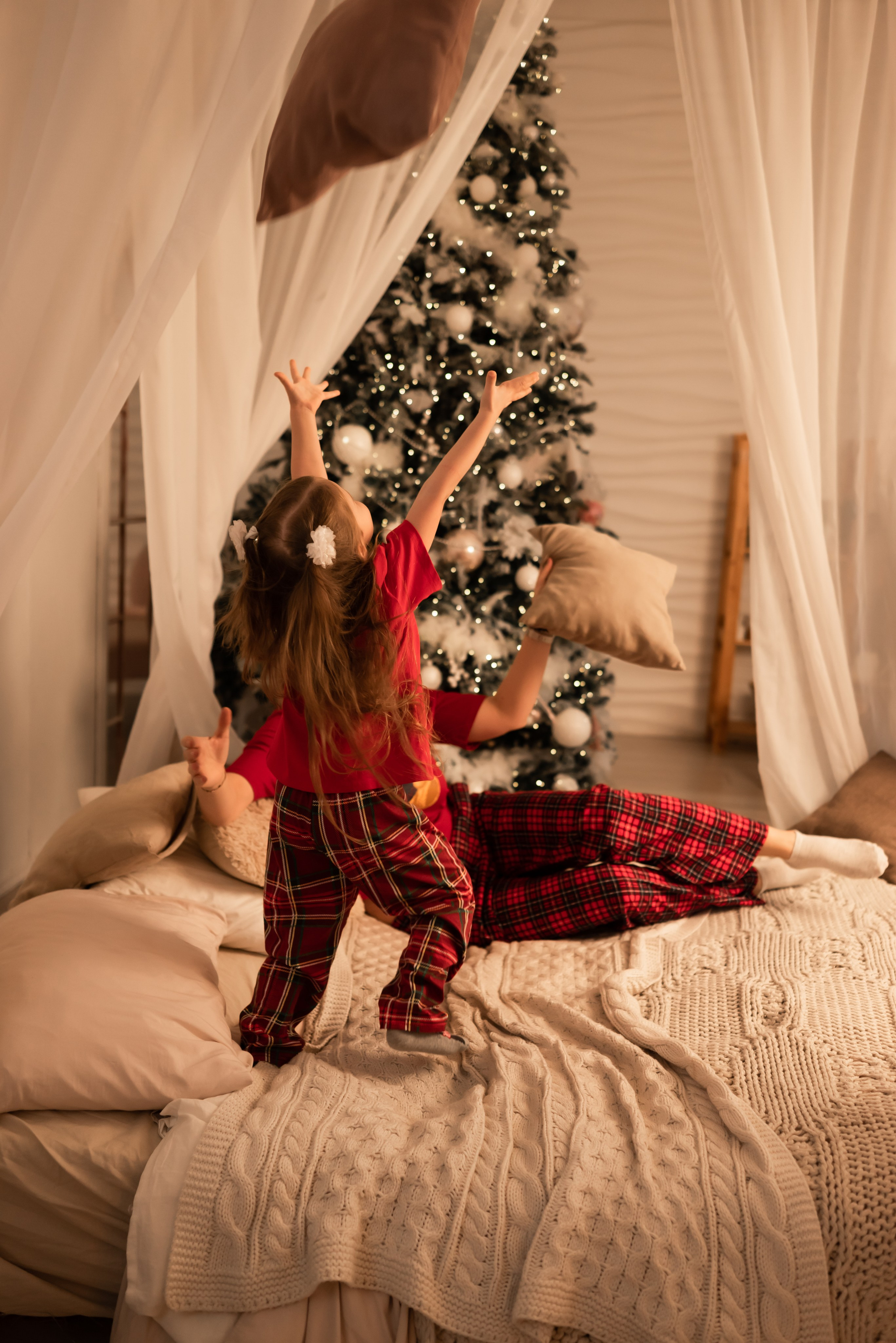 Новогодняя фотосессия в студии Location. Фотограф Ксения Огородова портфолио