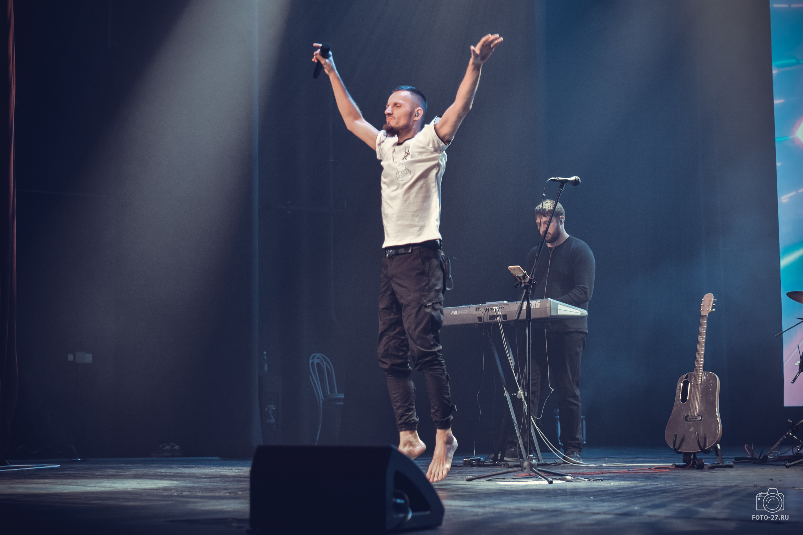 Антон Курдюмов фотограф в Хабаровске Рина Курдюмова фото27 foto27 Антон Дорофеев репортажный репортаж документалист Тони и Рина фотосоздатели ПаПаРоК Философия и любовь сольный концерт ОДОРА Хабаровск