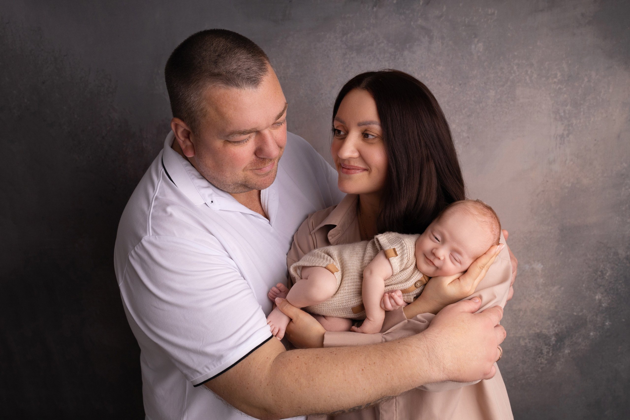 Семейные кадры от Elvira Kamaeva. Фотограф новорожденных малышей в Омске и Омской области Эльвира Камаева