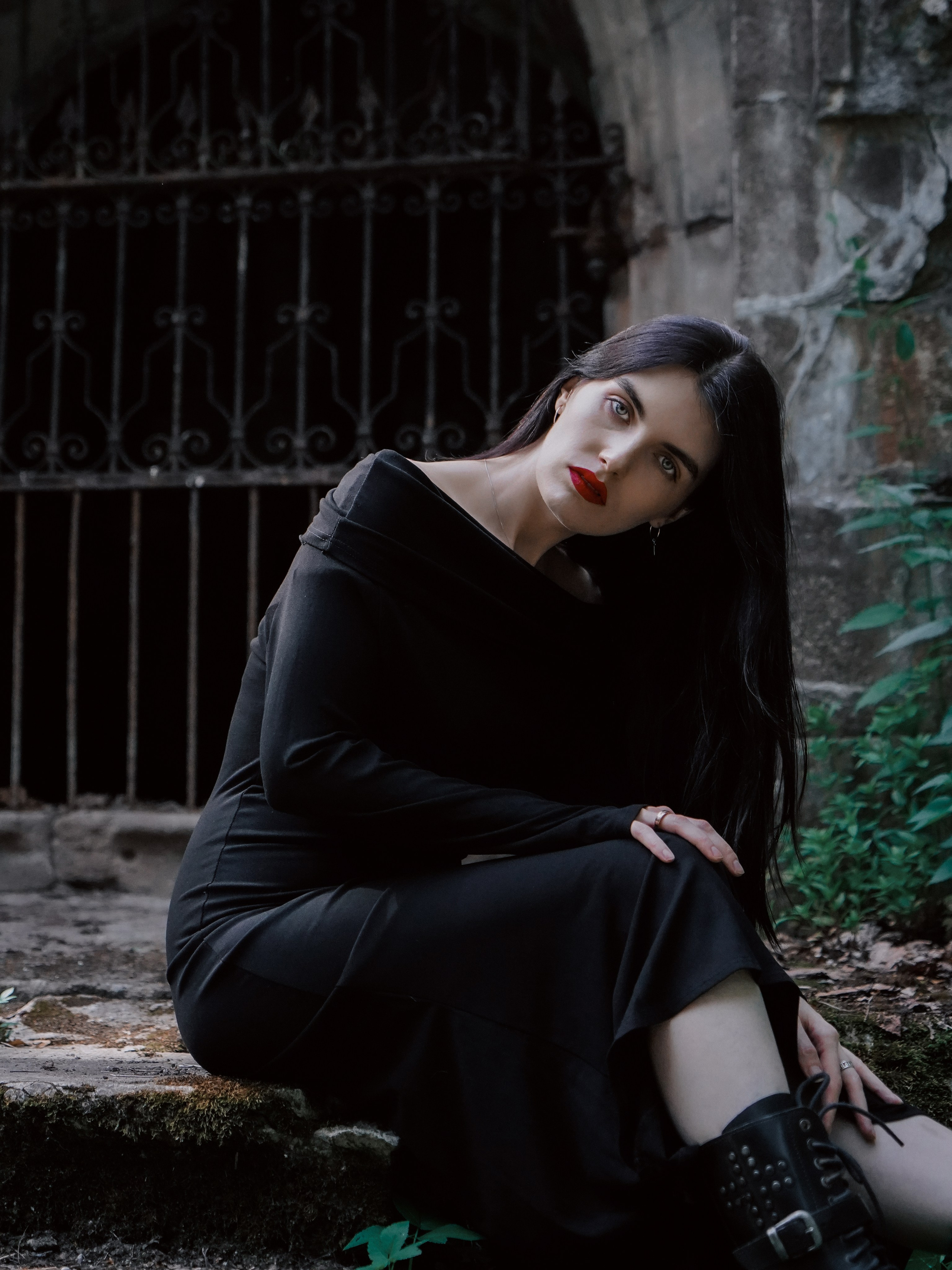 Творческая фотосессия на кладбище в Санкт-Петербурге для Лены. Светлана Гопанюк. Портретный фотограф. Санкт-Петербург. СПб