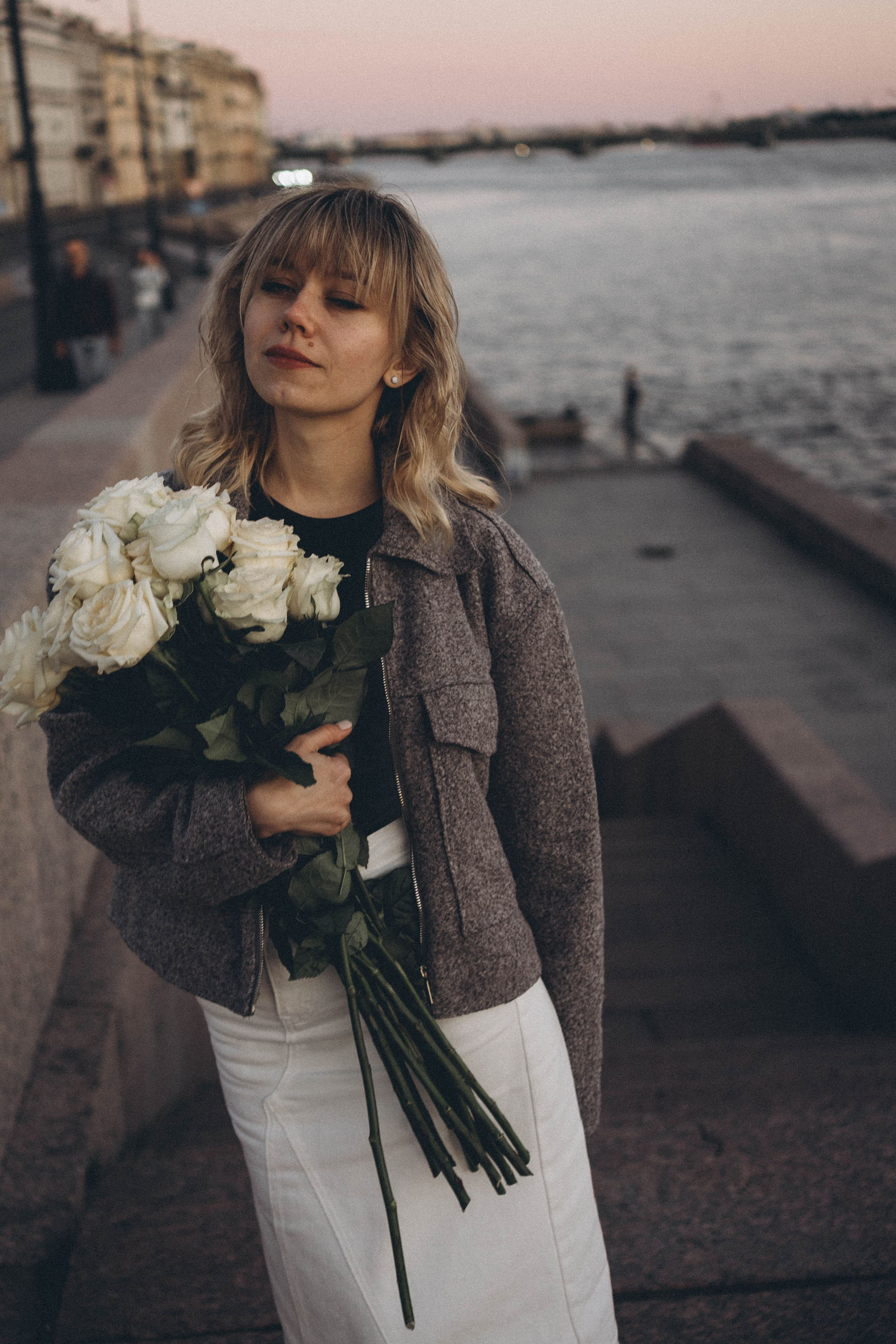 ПРОГУЛКА ПО ГОРОДУ В БЕЛЫЕ НОЧИ (другой вариант). Профессиональный фотограф, Санкт-Петербург — Виктория Богомолова