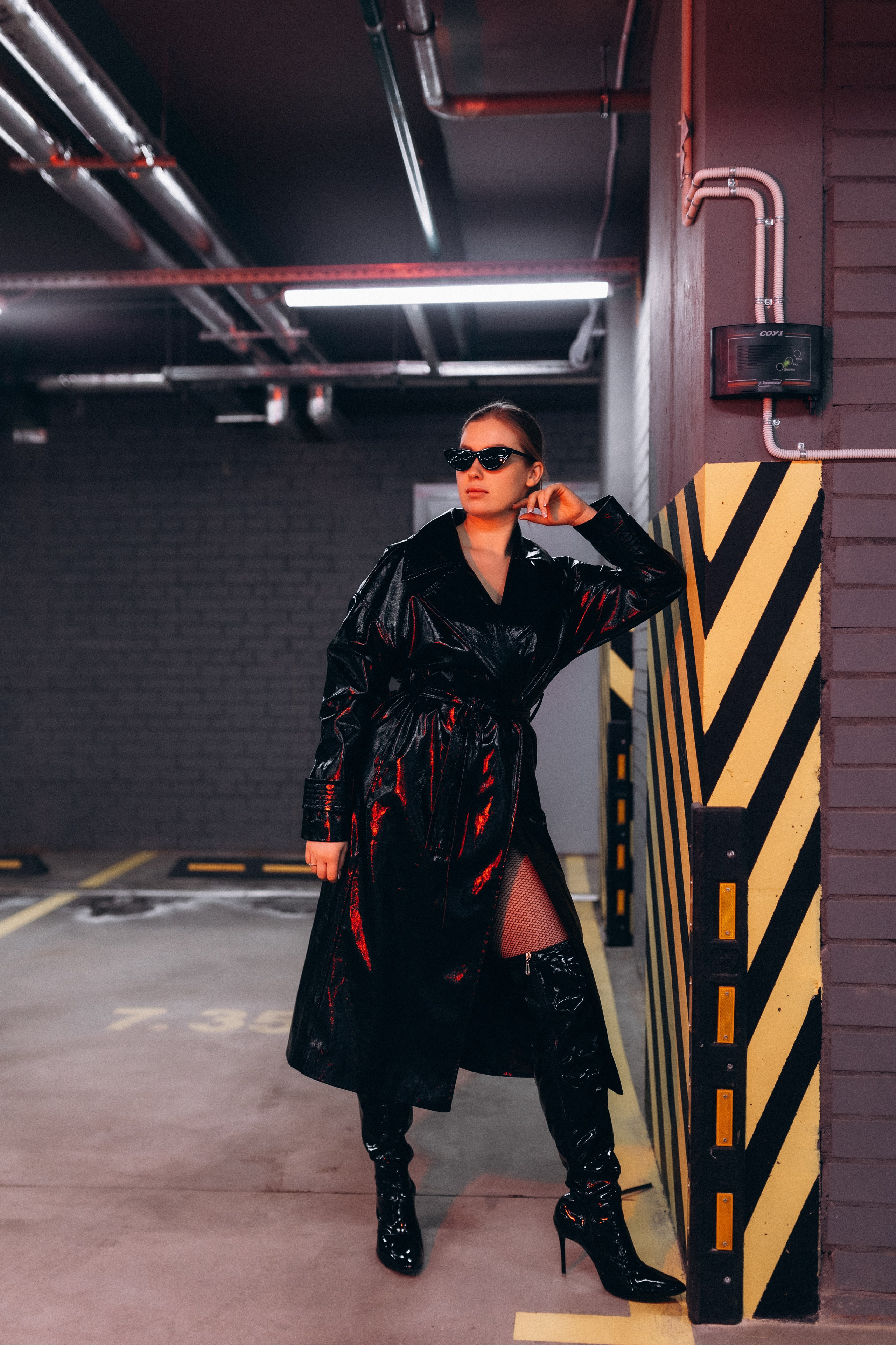 Наташа и парковка. Фотограф Артем Бросов в Санкт-Петербурге и Дубае