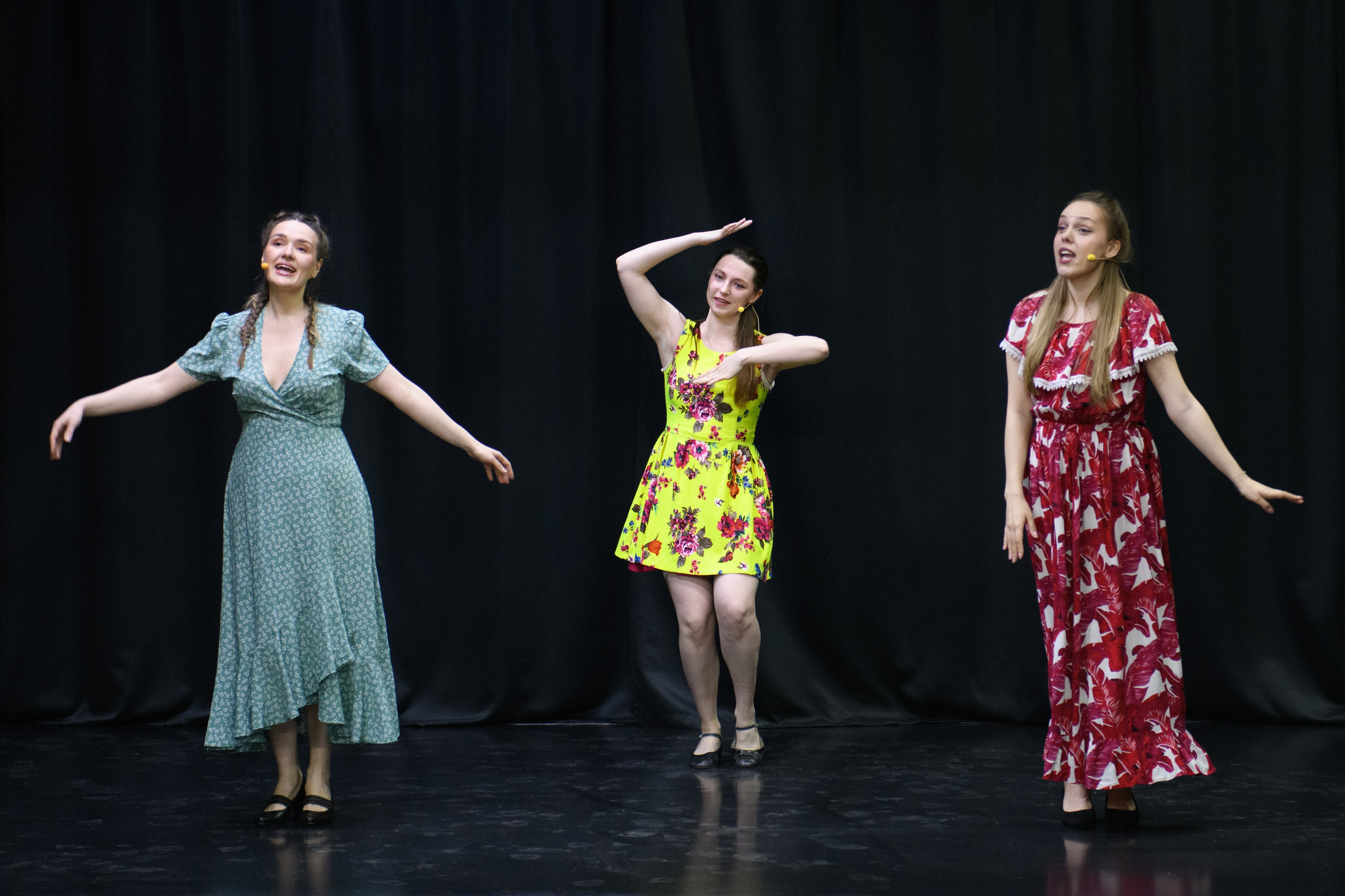 За нарисованным очагом. Организация и проведение фотосъемок в Санкт-Петербурге. Фотограф Смирягин Илья