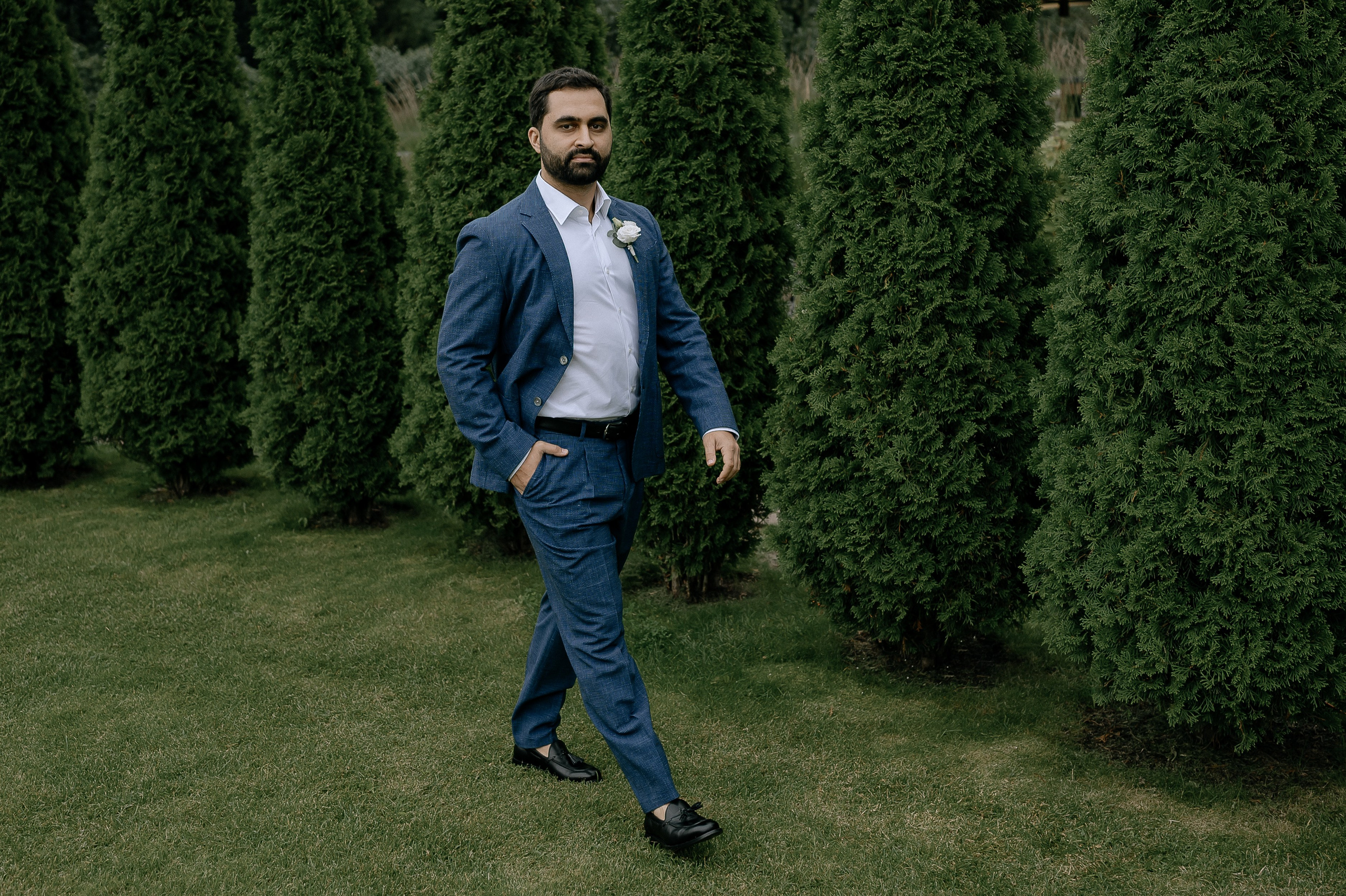 Жених перед выездной регистрацией