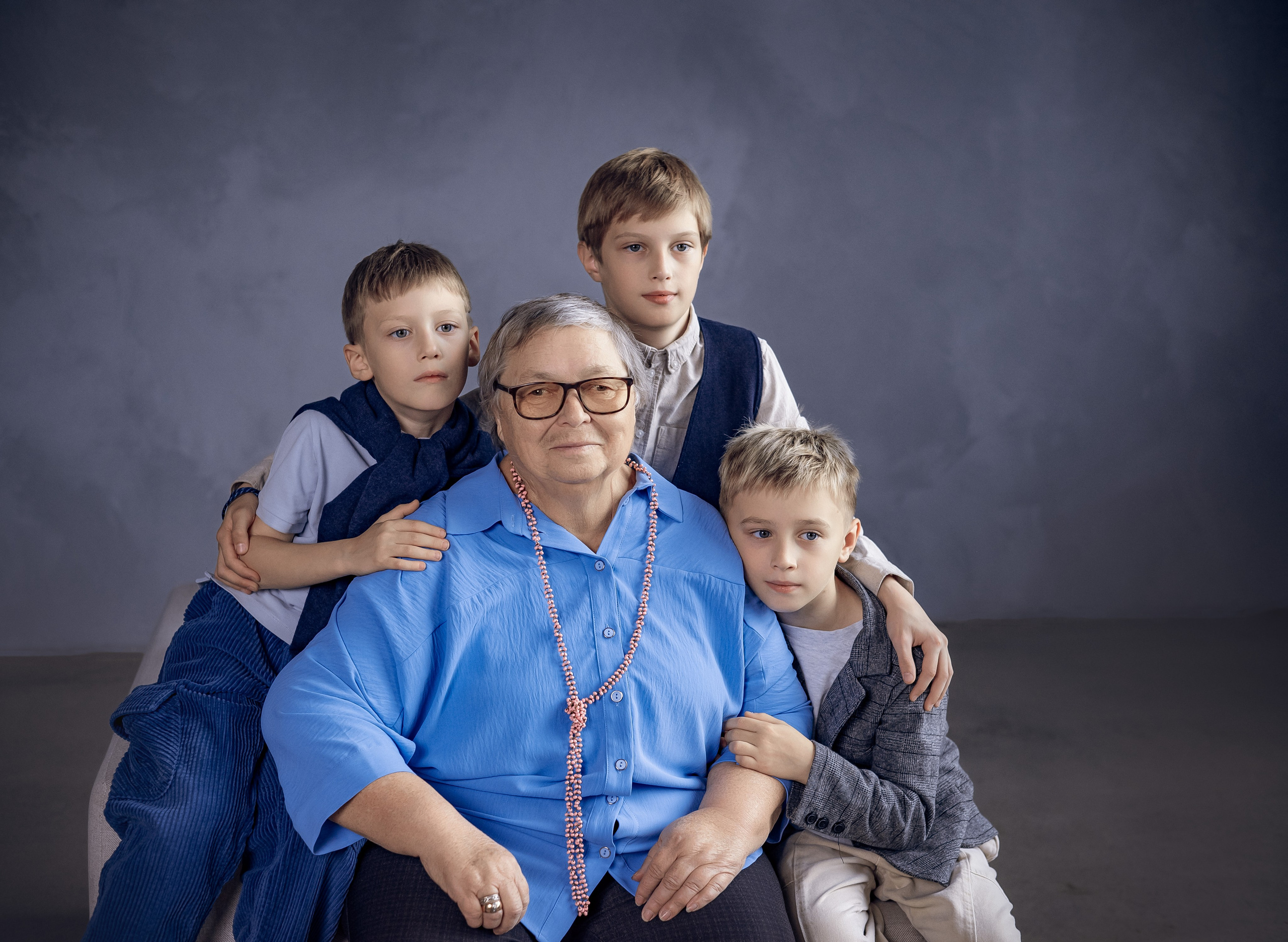 Сьемка поколений. Фотографы крещения/венчания  Красноярск Татьяна и Вячеслав Переваловы