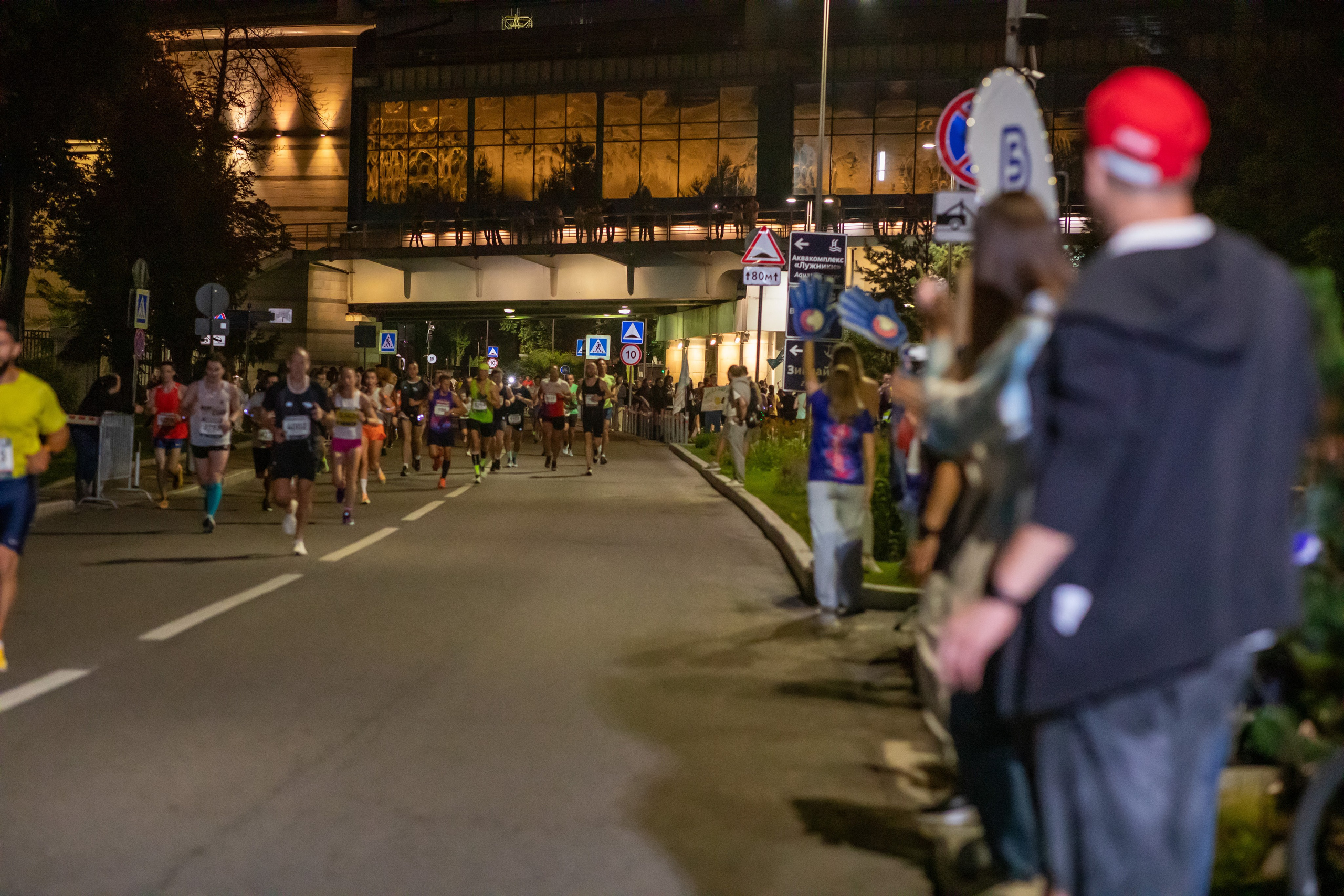 Самая крутая поддержка Ночного забега от 5 вёрст 03.08.24. Фотограф Сергей Ловкий