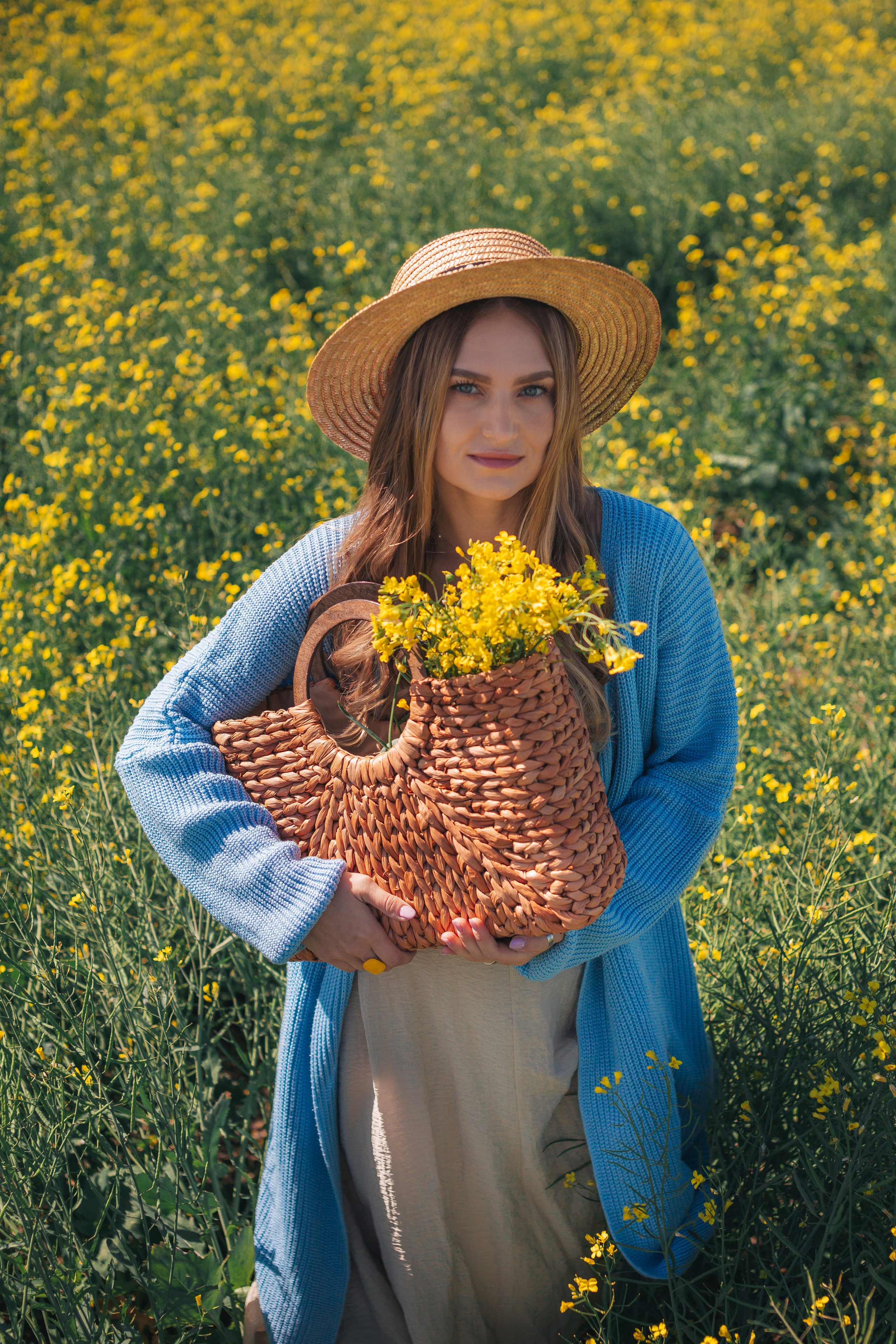 Рапсовое поле. Семейный и художественный фотограф в Тюмени Юлия Логинова
