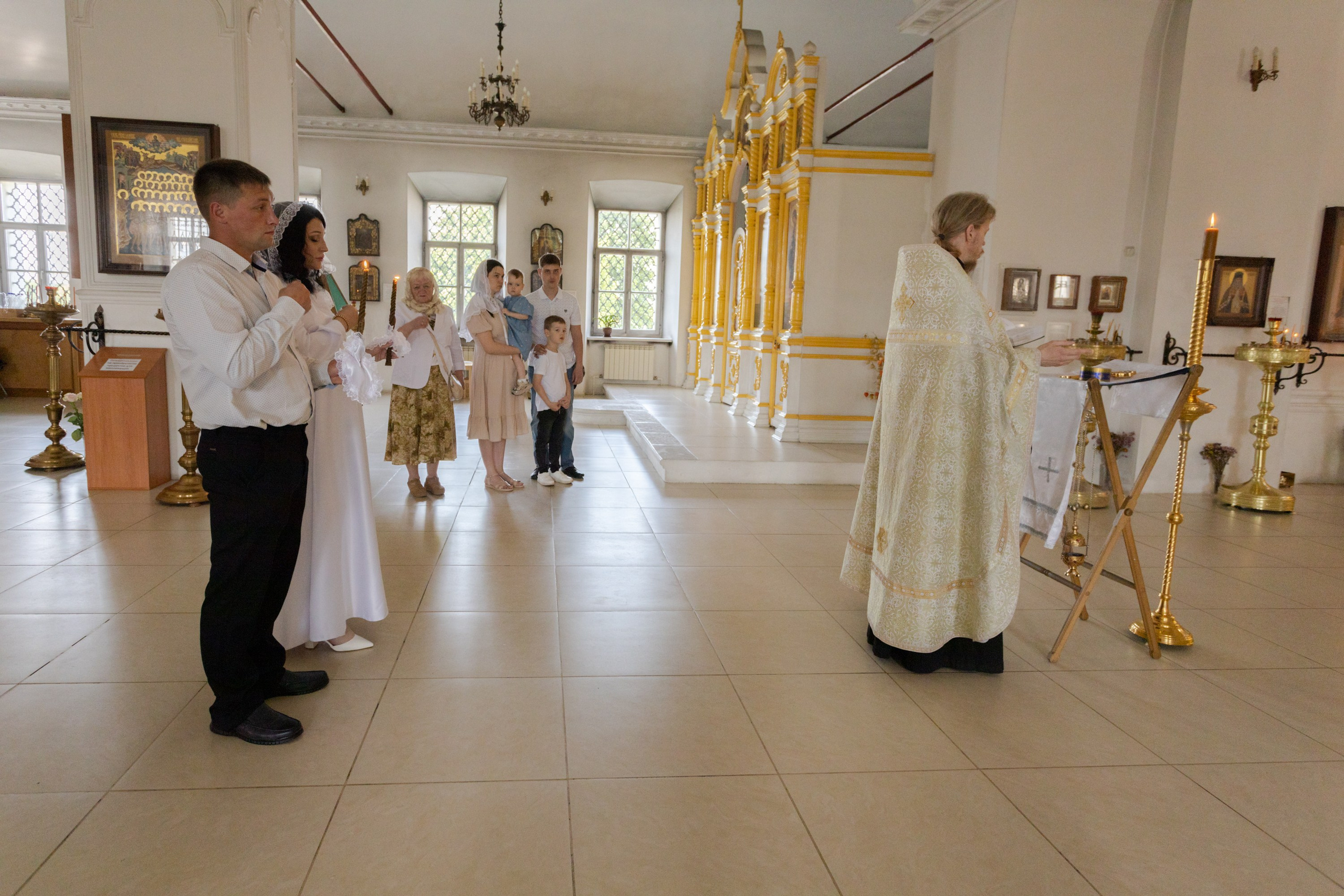 Свадьба, роспись в ЗАГСе, венчание, крещение, выписка из роддома — фотосъёмка. Визуальная упаковка брендов и проектов через фото и видеопроизводство