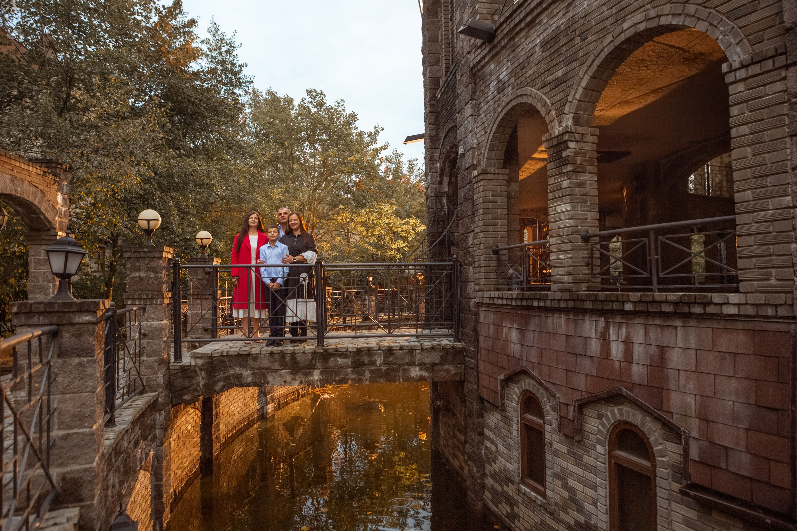 Семейная фотосессия в честь дня рождения. Рекламный, предметный, репортажный, семейный фотограф и художник в Москве