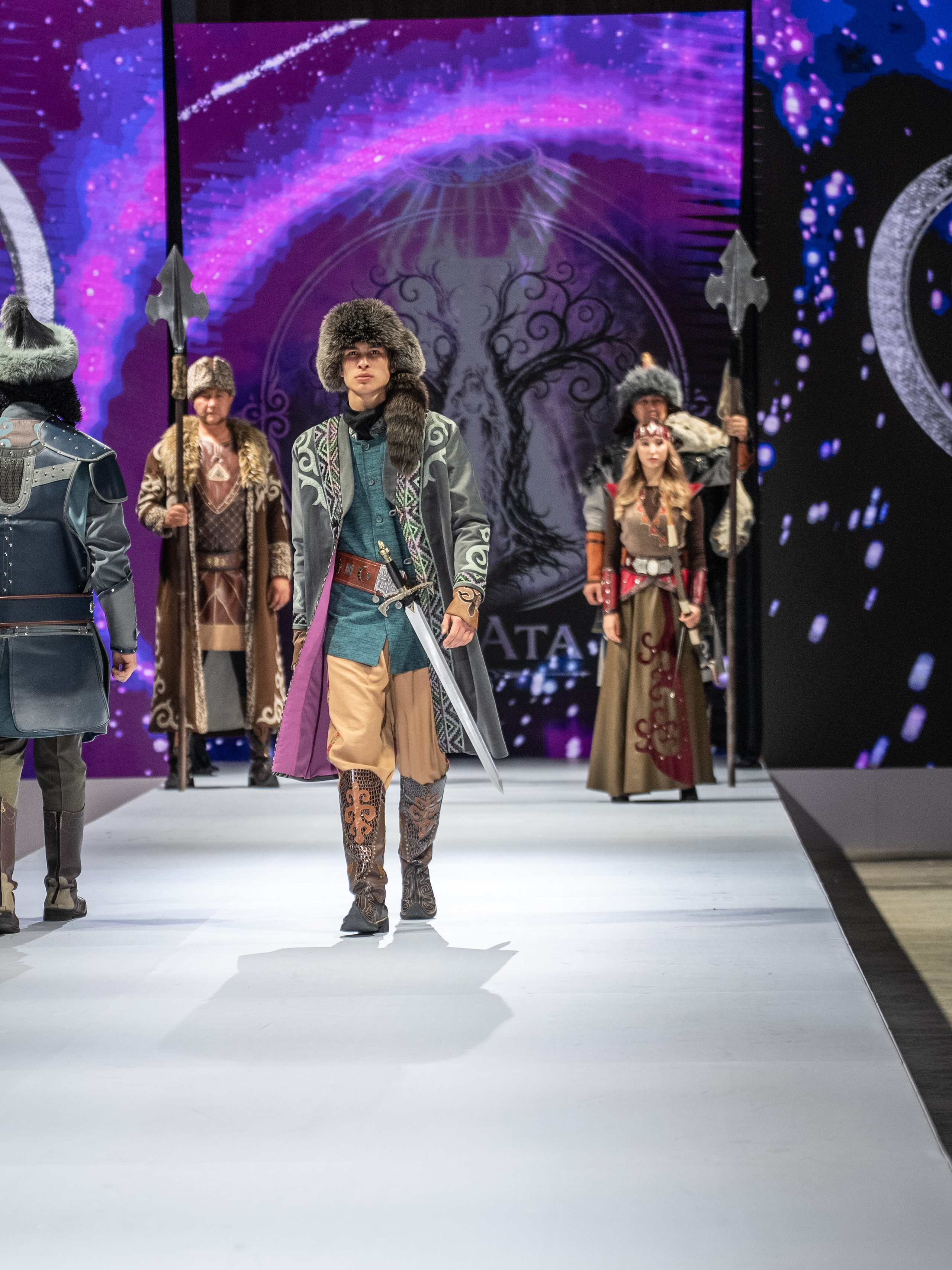 EURASIAN FASHION WEEK Lo Zarata. Сайт Алматинского НЮ АРТ, будуар и фэшн фотографа Дениса Карпенко