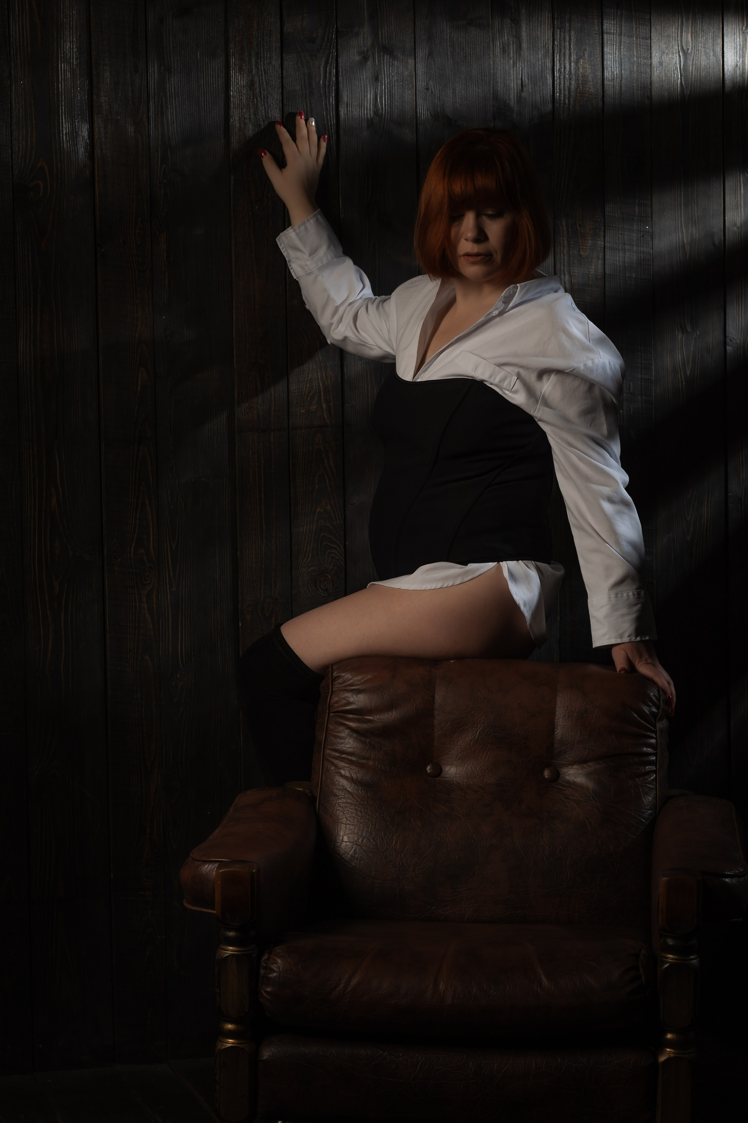 женская эротика, красивая эротика, девушка в кресле, плюс сайз, plus size, +size