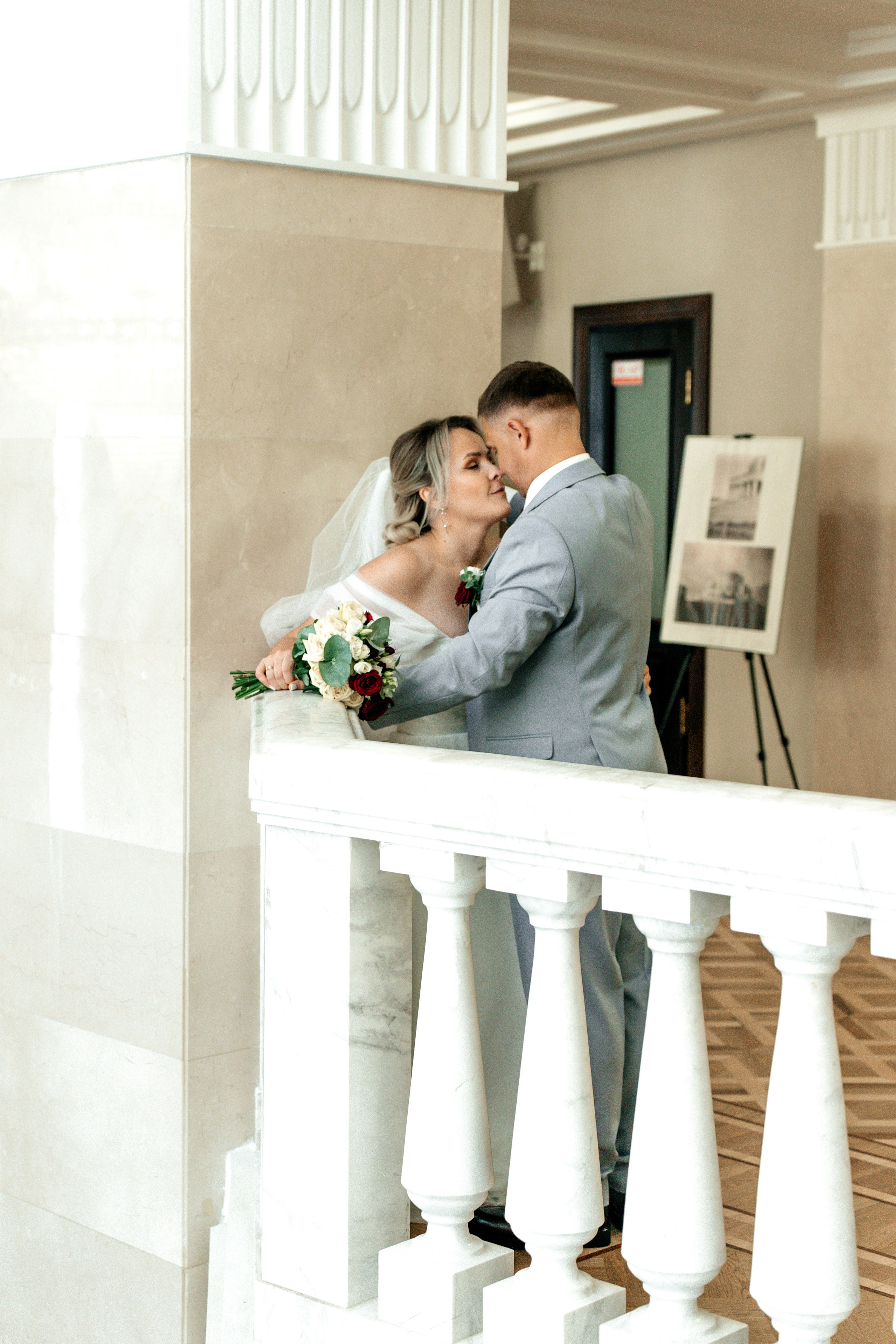 Фотосессия в театре: свадебные моменты. Ваш семейный фотограф в Минске — Вика Трегубова