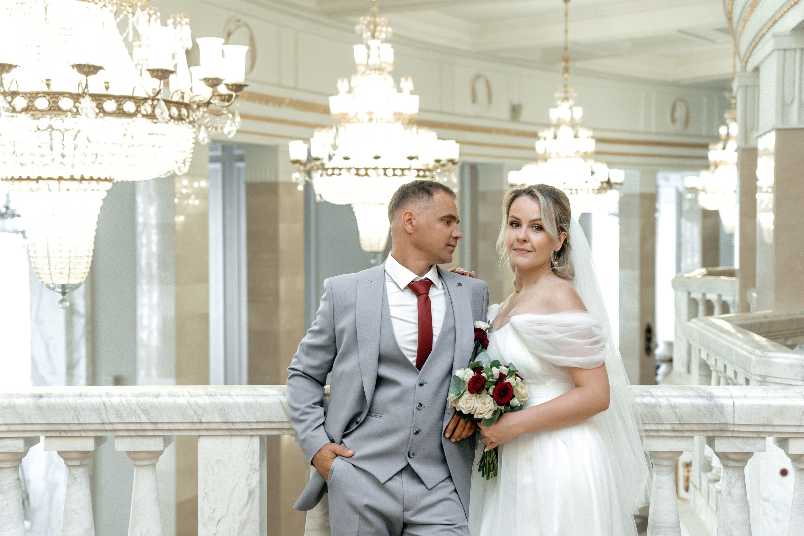 Фотосессия в театре: свадебные моменты. Ваш семейный фотограф в Минске — Вика Трегубова