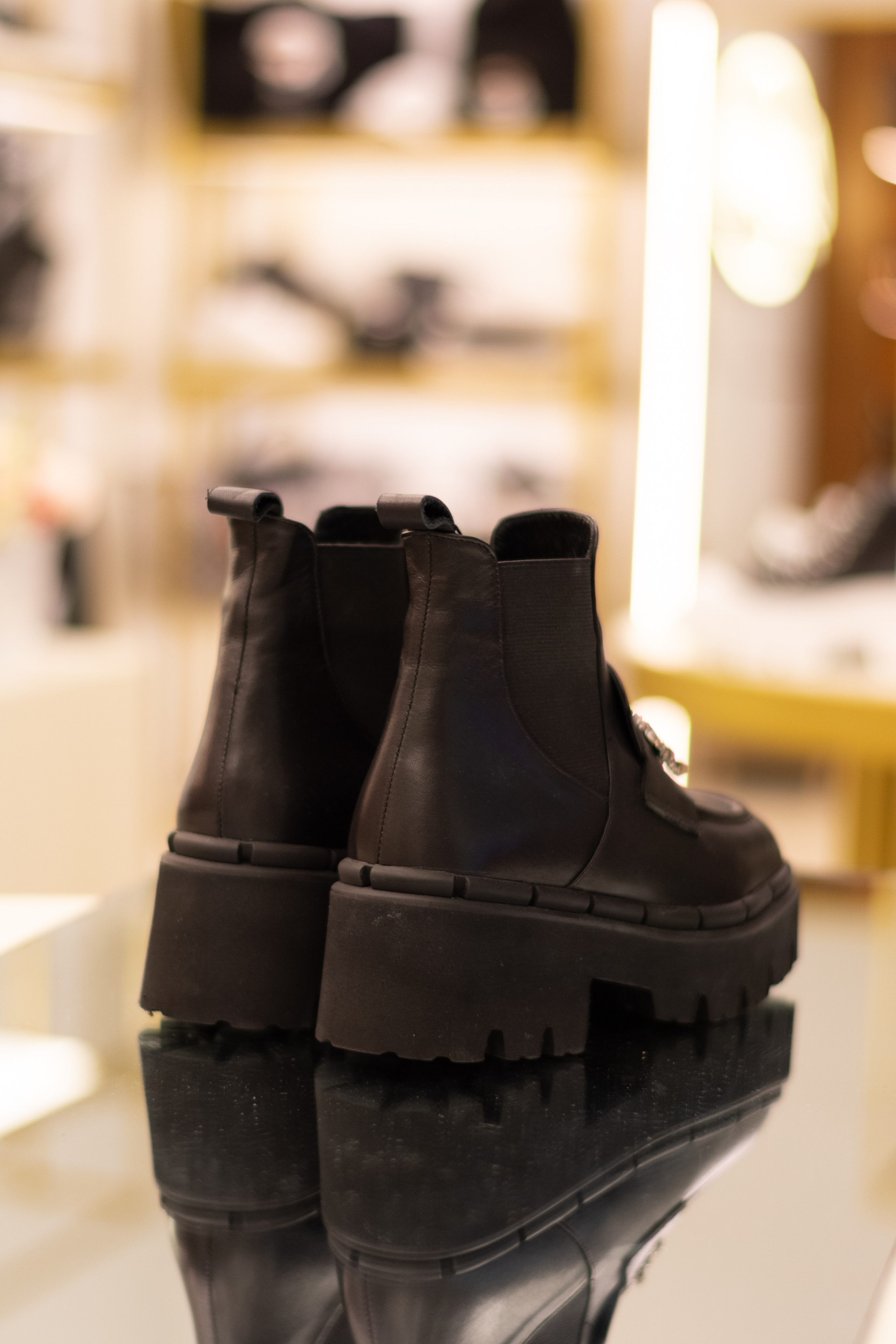 Для организаций. Предметная фотосессия для обувного магазина Capsula. Фотограф/видеограф Богдан Голованов