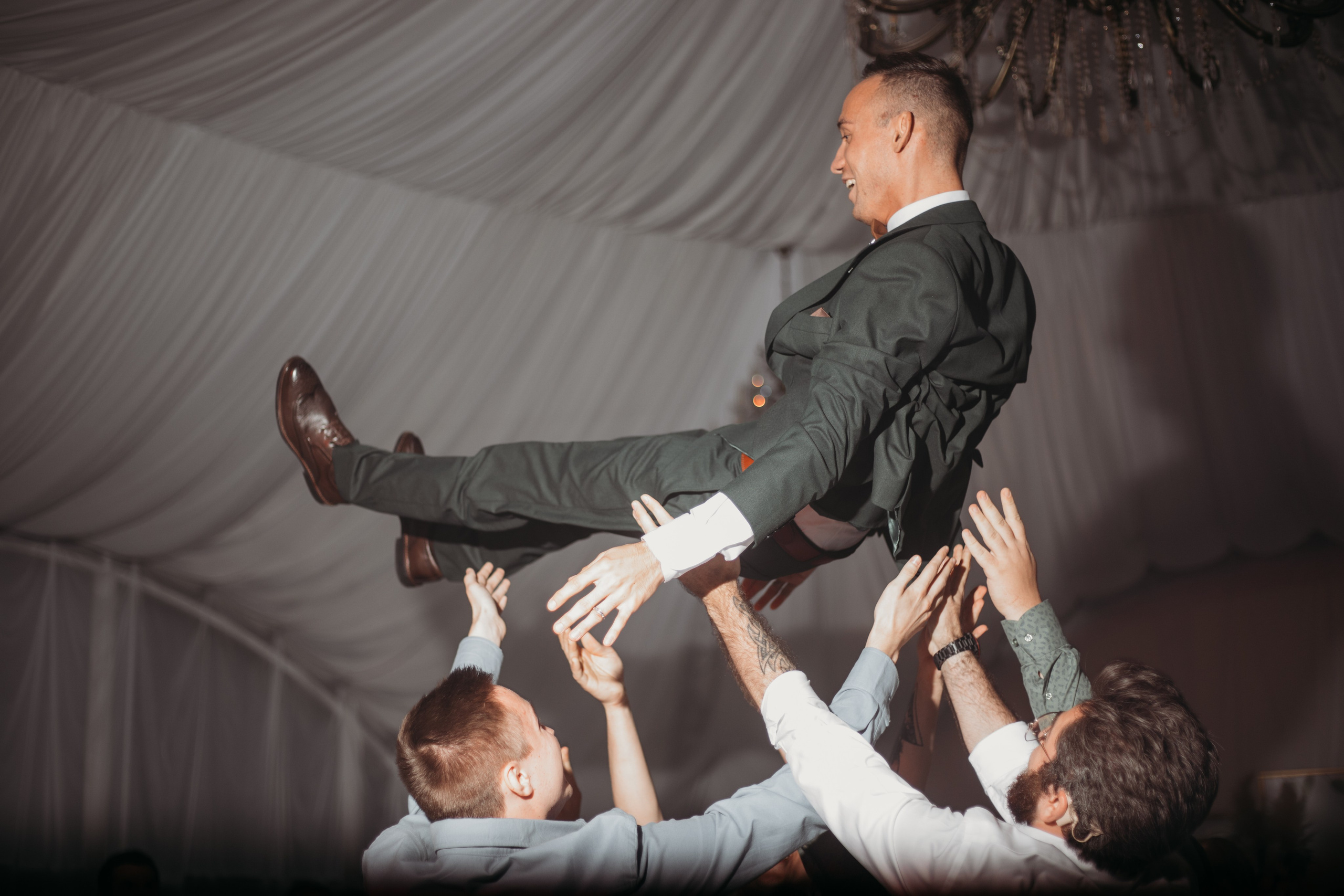 Летняя свадьба за городом. Свадебный фотограф в Москве Аля Загирова