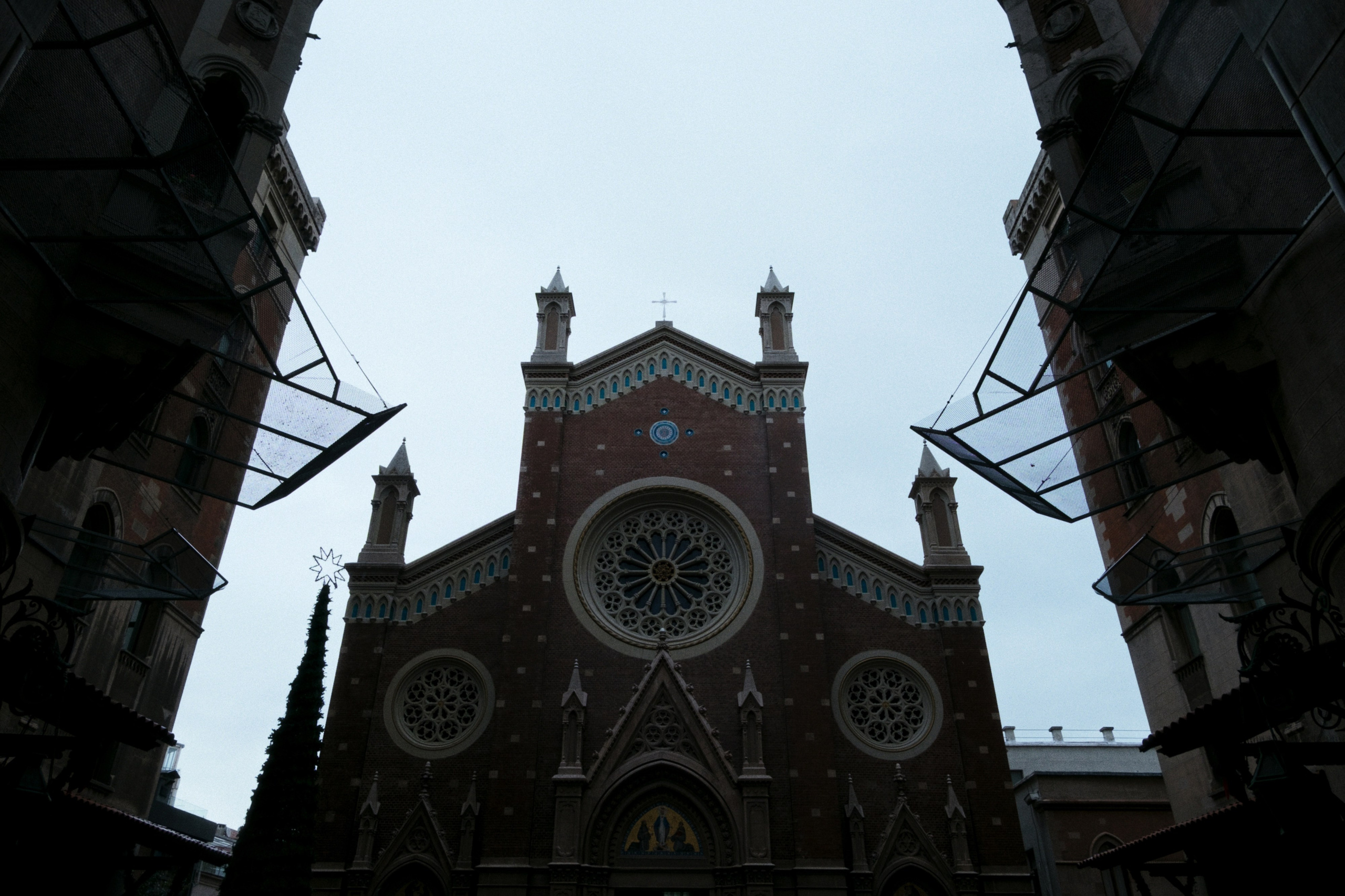 Beyoğlu x Karakoy, Istanbul / Türkey AW26. Фотограф Юрин Евгений