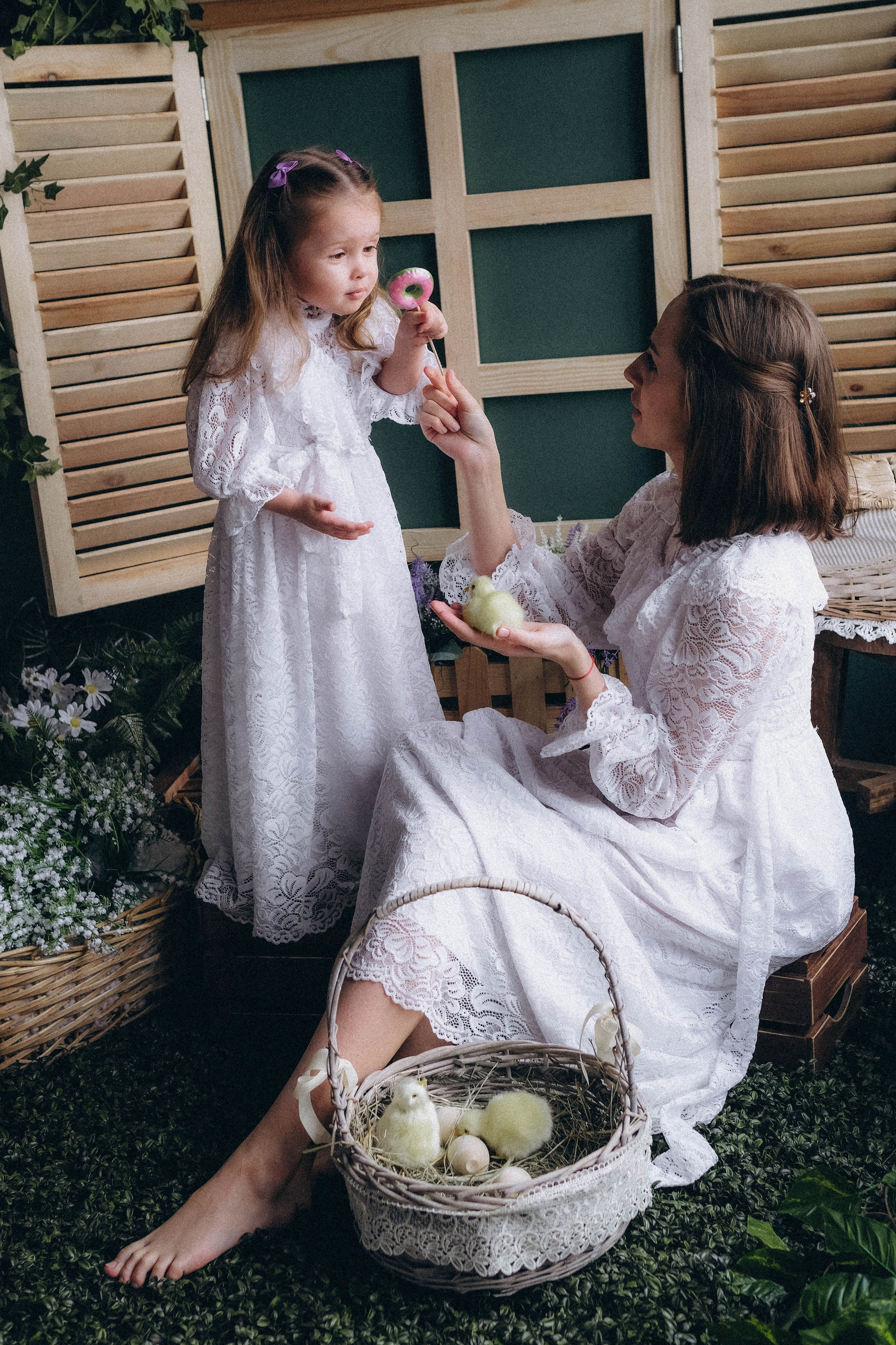 Юля и Варя (Пасха). Главная