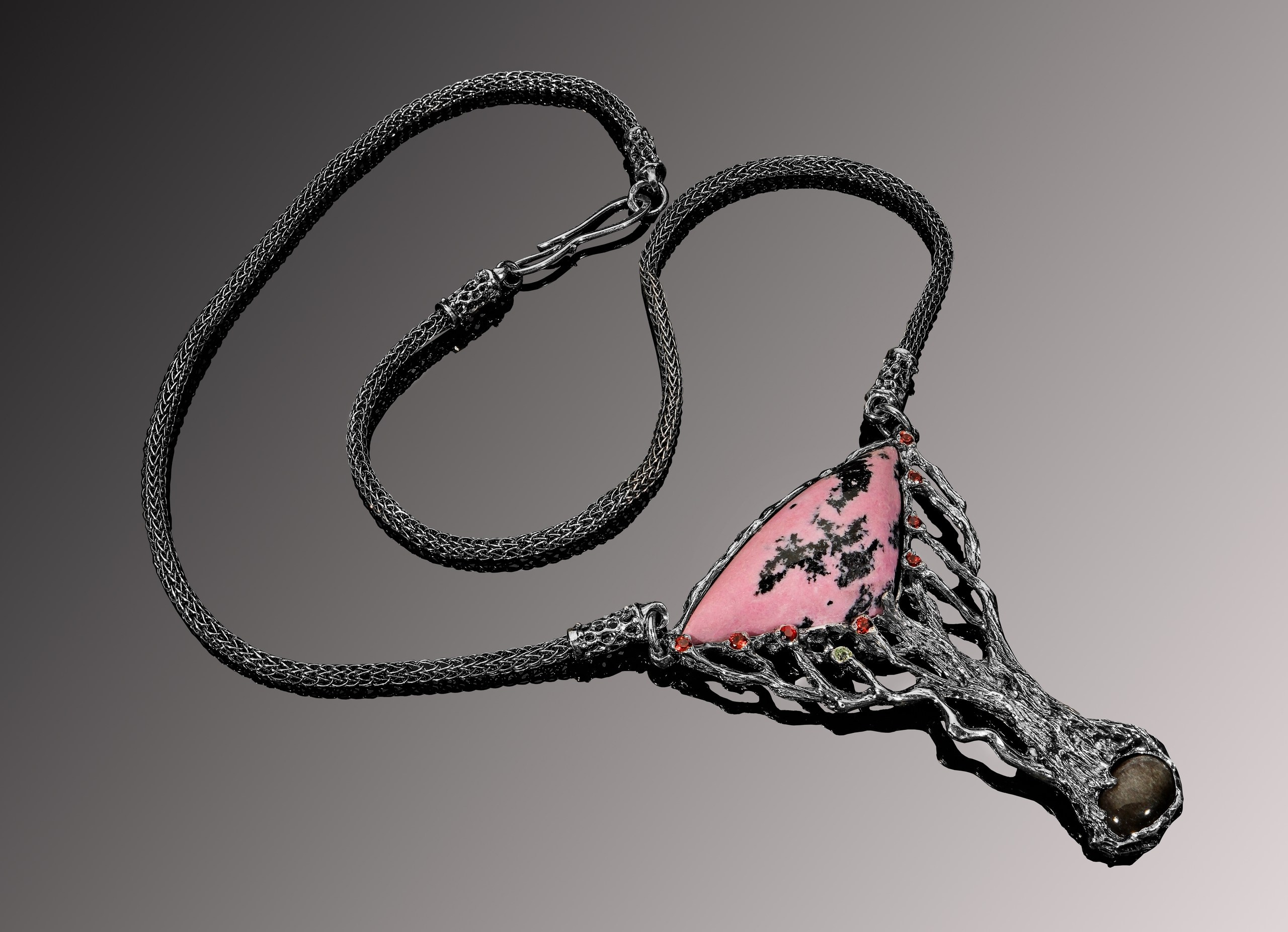 Рекламная эксклюзивная предметная фотосъёмка ювелирных изделий в Москве  тел +7 966-003-13-07. Высококачественная профессиональная рекламная фотосъёмка ювелирных украшений, драгоценных камней в Москве. Обучение, консультация