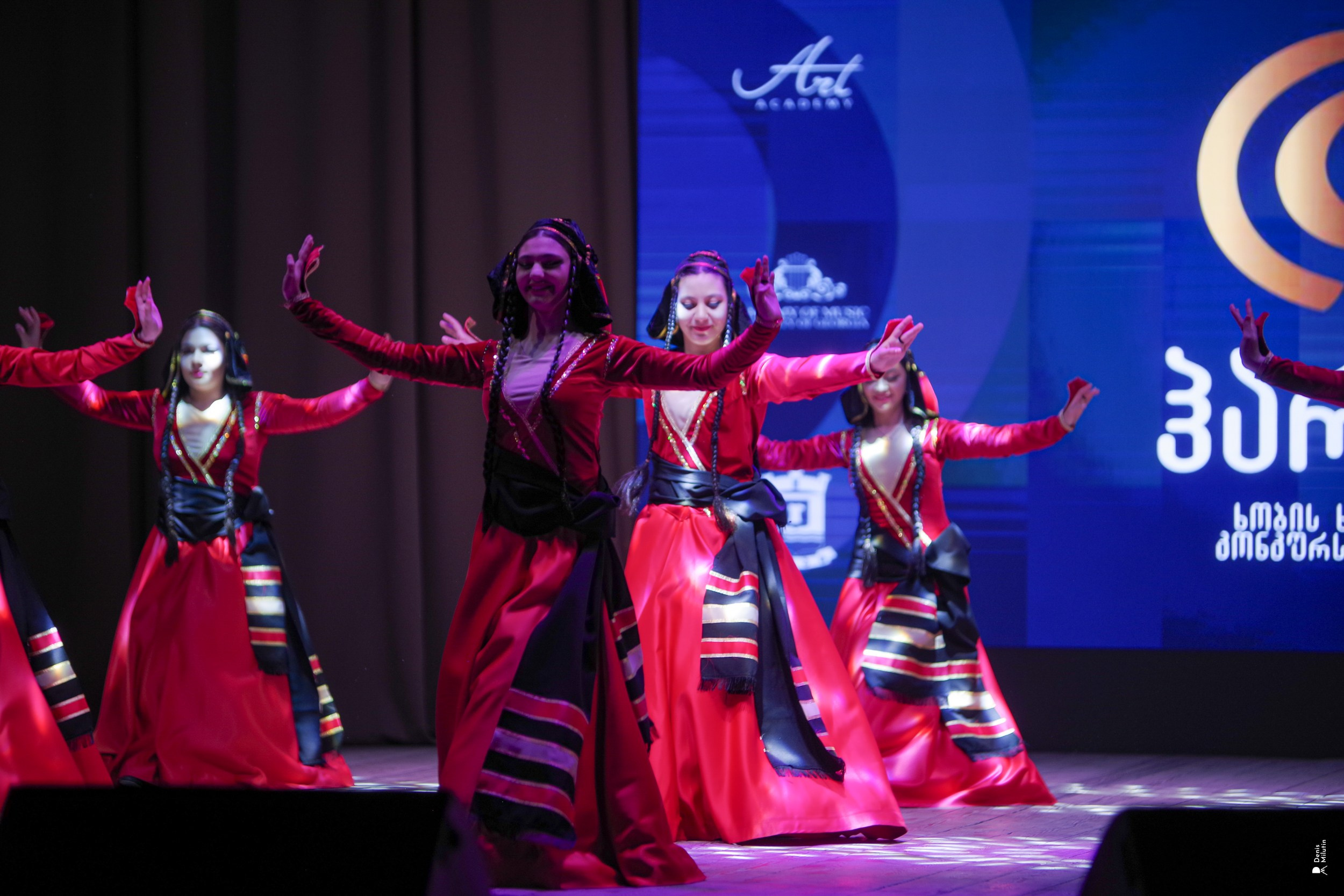 Танцы в Хоби. Портретный фотограф Денис Милютин