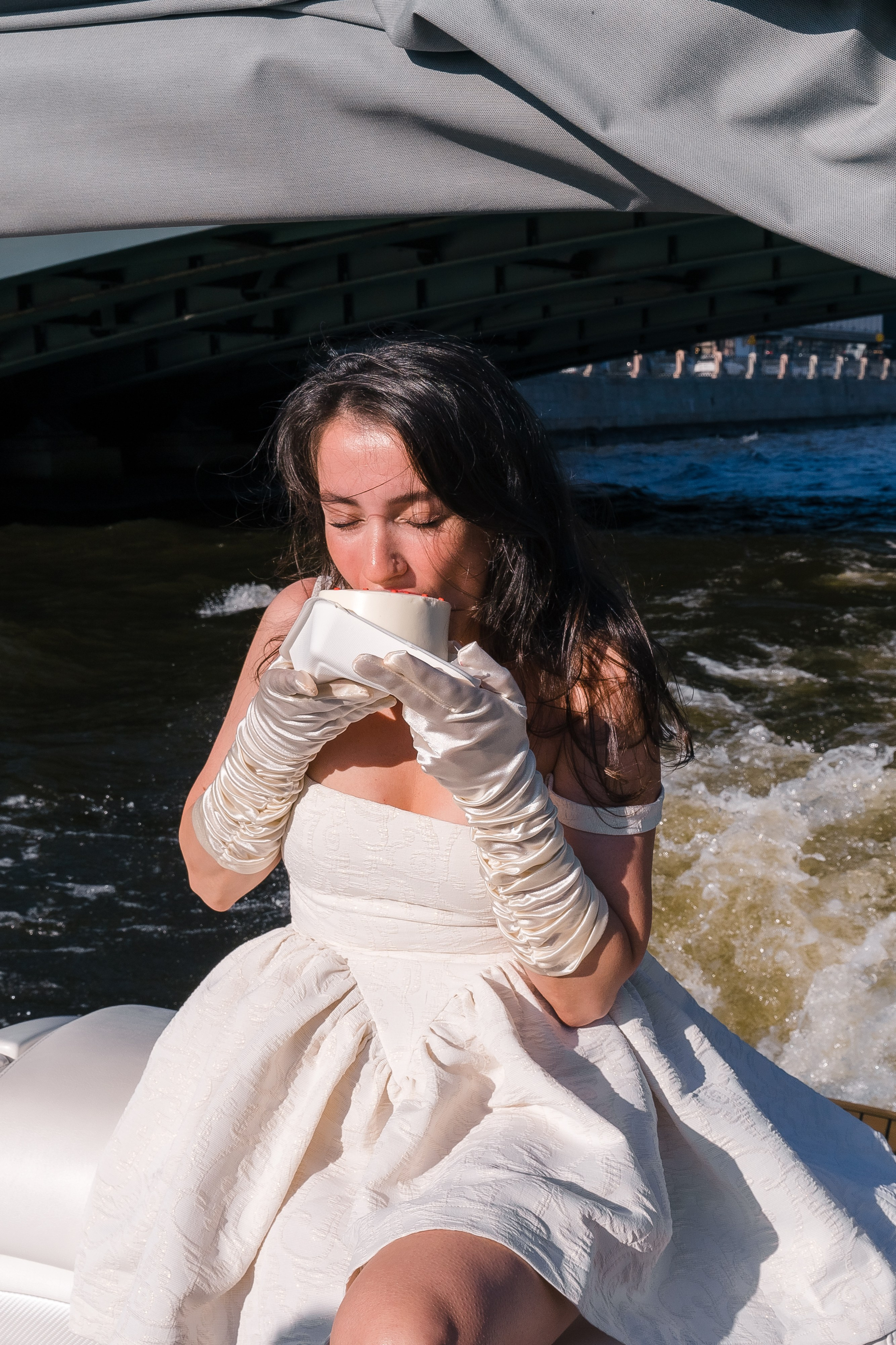 Фотосъемка девичника, встреча девушек, веселые женские портреты