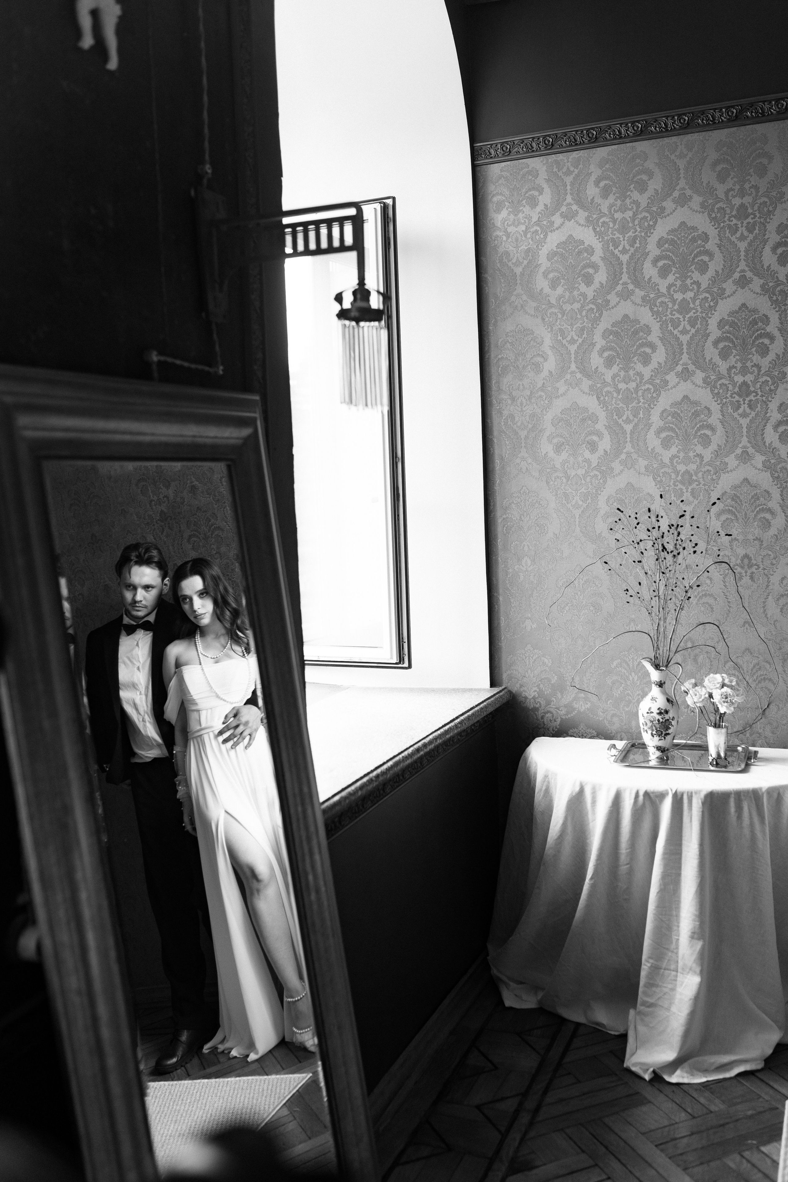 Свадебная фотосессия в квартире-студии. Свадебный фотограф в Москве Мария Крош