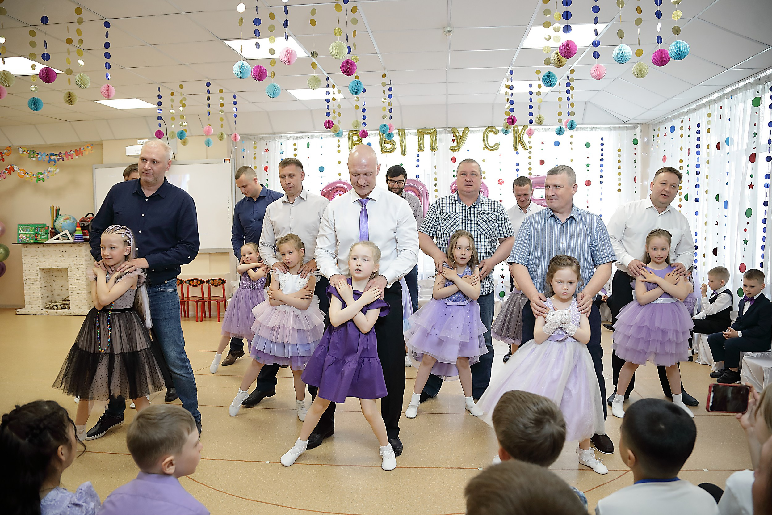 Фотосессия выпускного в детском саду. Свадебный и семейный фотограф и видеограф в Екатеринбурге Полянские Тимур и Анастасия